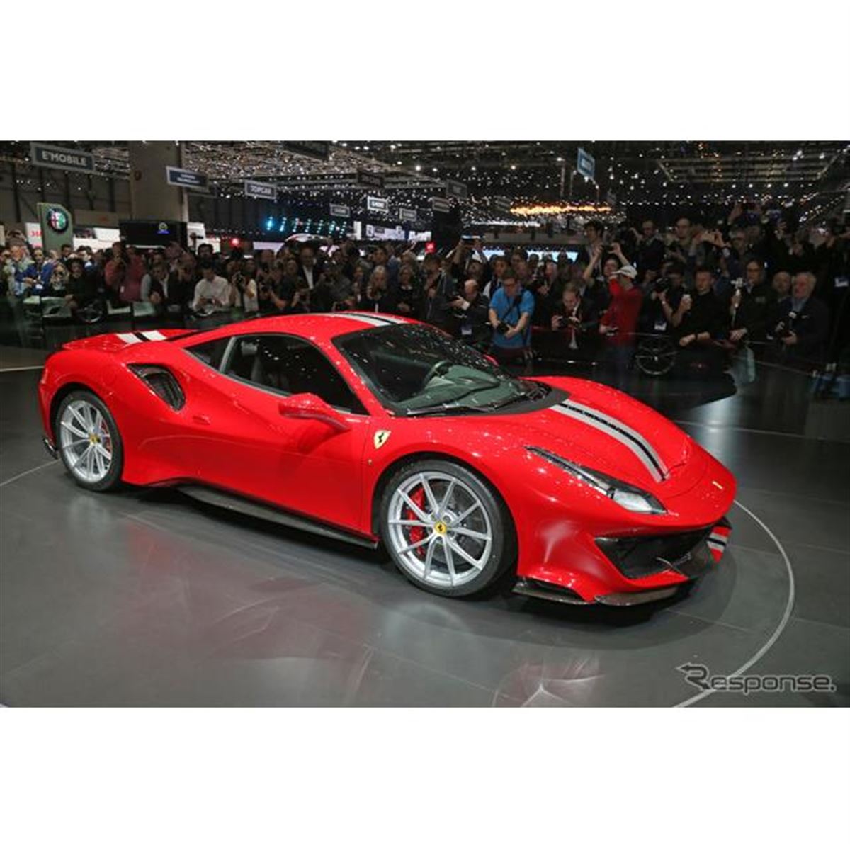 フェラーリ 488ピスタ、ミシュランタイヤを純正装着…パイロット