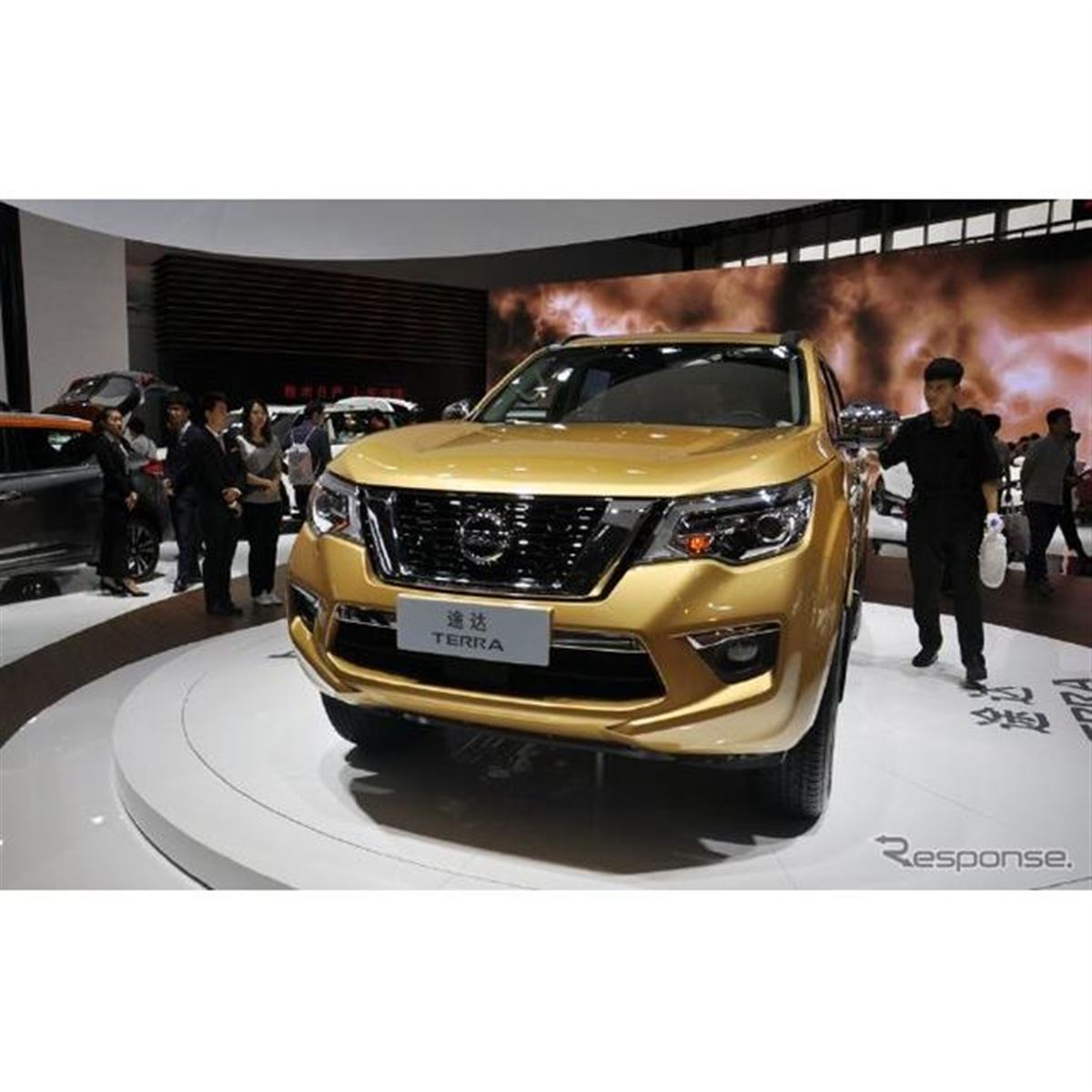 日産の新型SUV『テラ』、最新コネクト採用…北京モーターショー2018