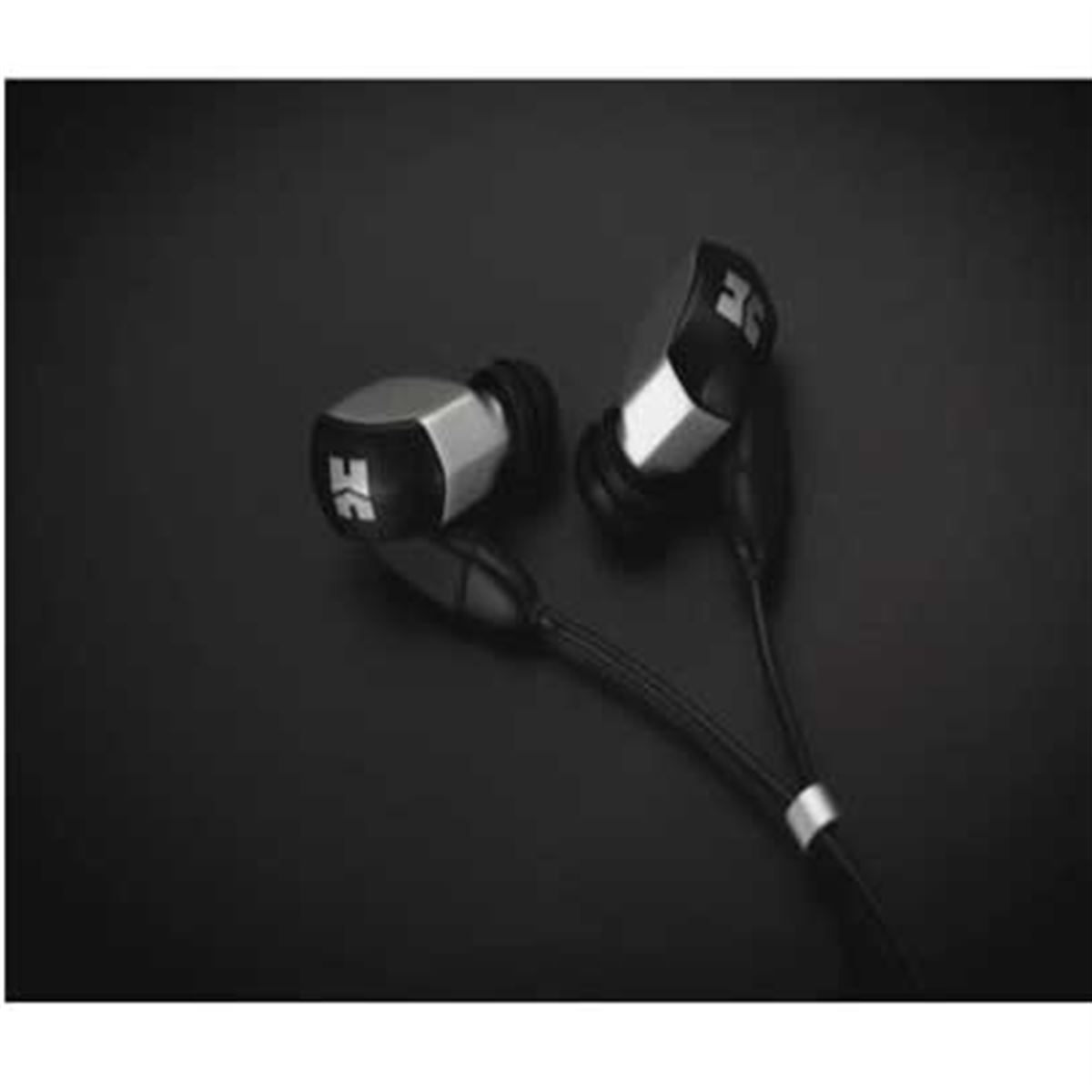 HIFIMAN、9.2mmダイナミックドライバー搭載の「RE800/RE2000 Silver