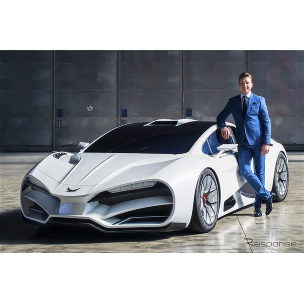 新型ハイパーカー『ミランレッド』発表、1325psで最高速400km/h以上