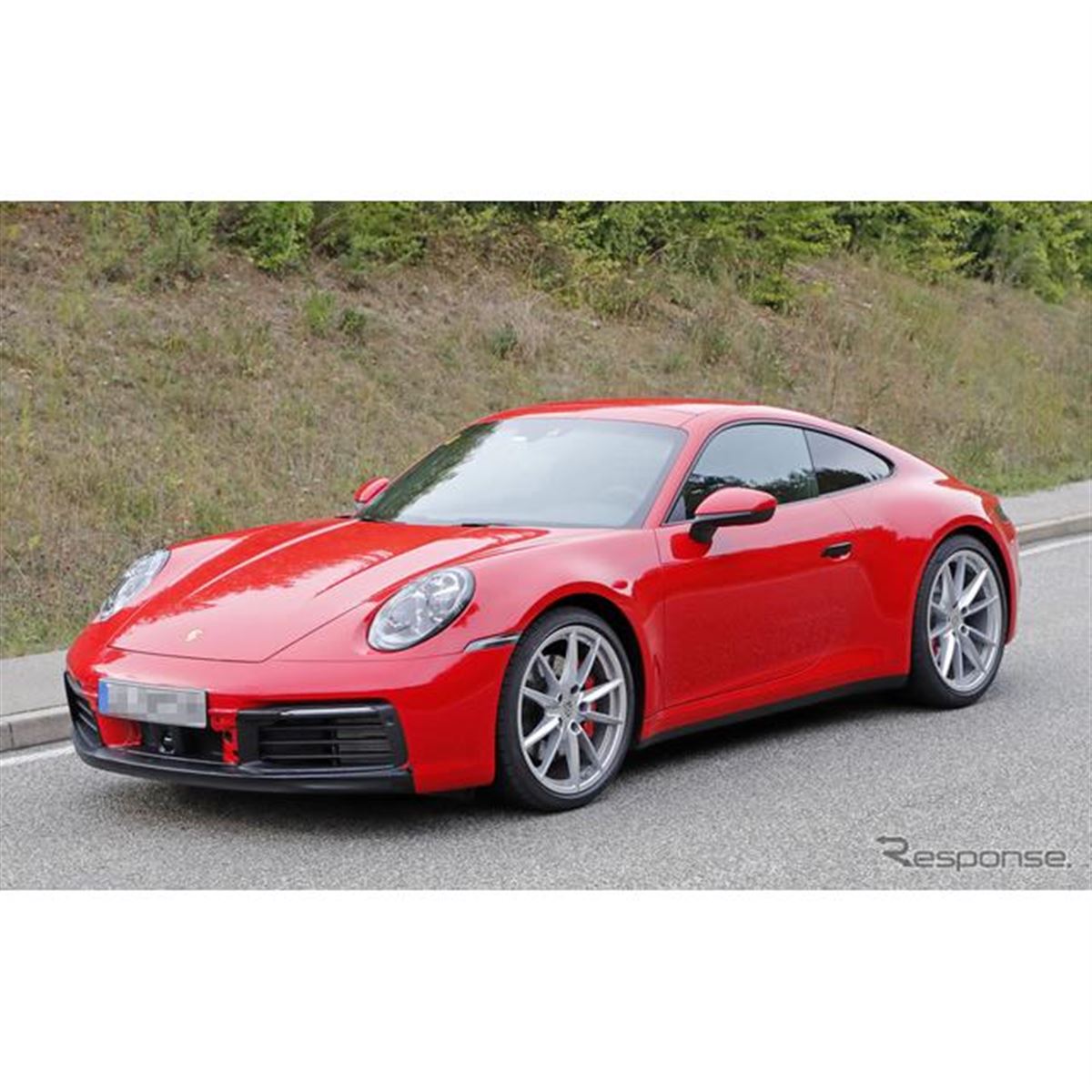 赤いボディの「S」も捕捉…ポルシェ 911 新型、発表直前フルヌード