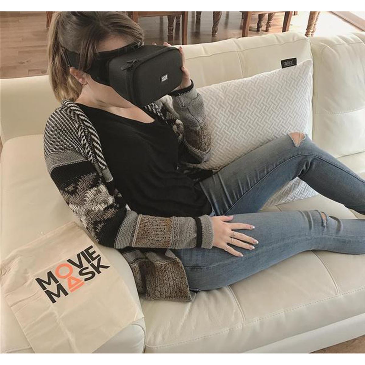 解像度はVRの4倍、2D映像専用の「MovieMask」を二子玉川 蔦屋家電で