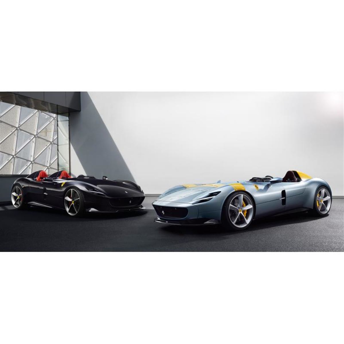 フェラーリ、往年のレーシングカーを思わせる「モンツァSP1／SP2