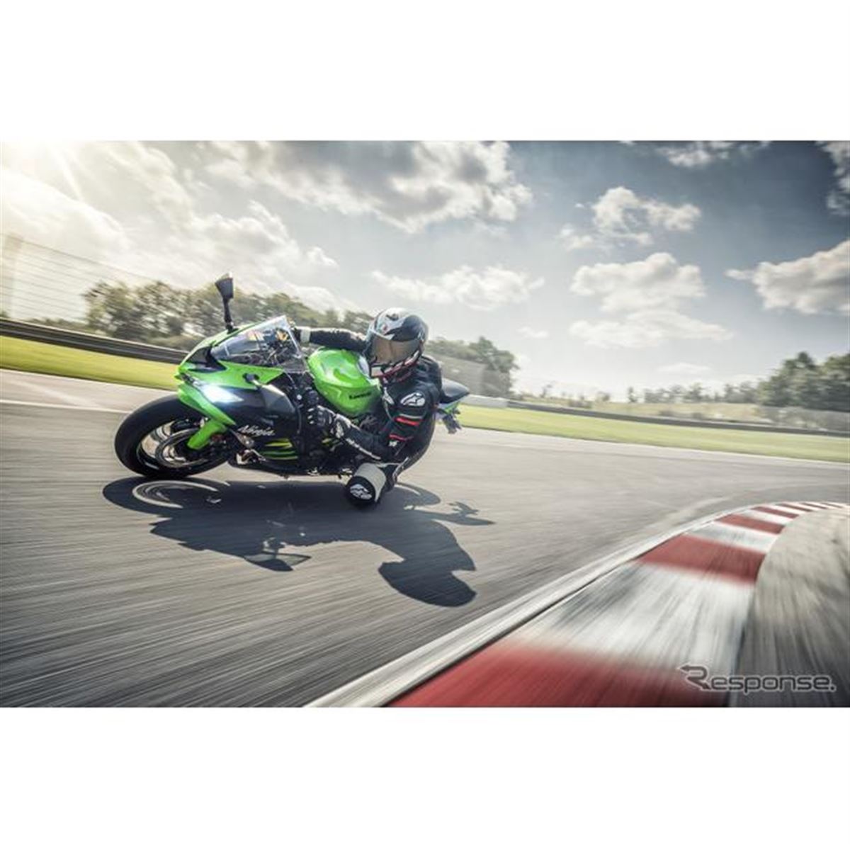 カワサキ Ninja ZX-6R 2019年モデル、12月1日発売決定 132万8400円 - 価格.com