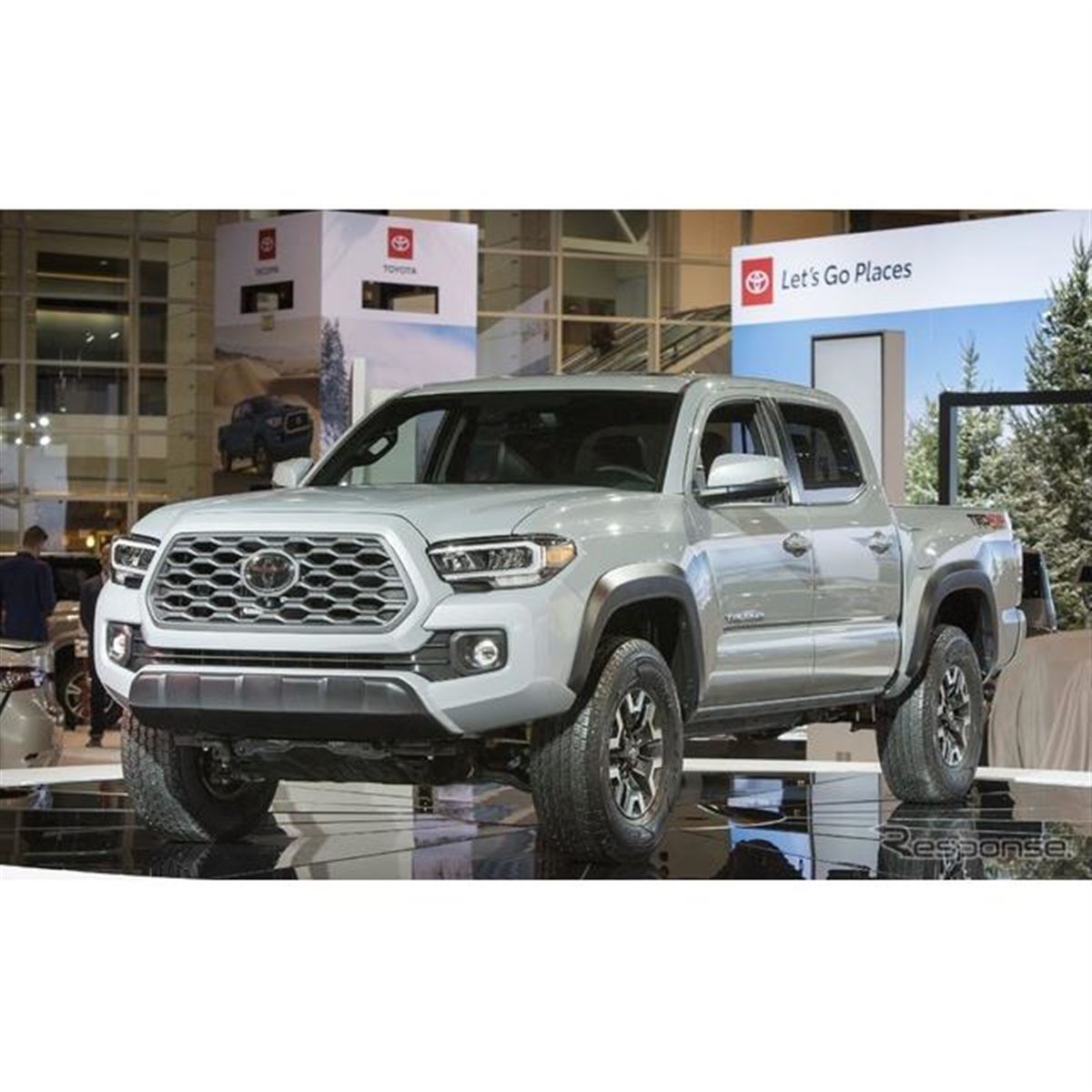 ダコロ ZX300 series | カーゴクレーン | 株式会社タダノ - 建設用