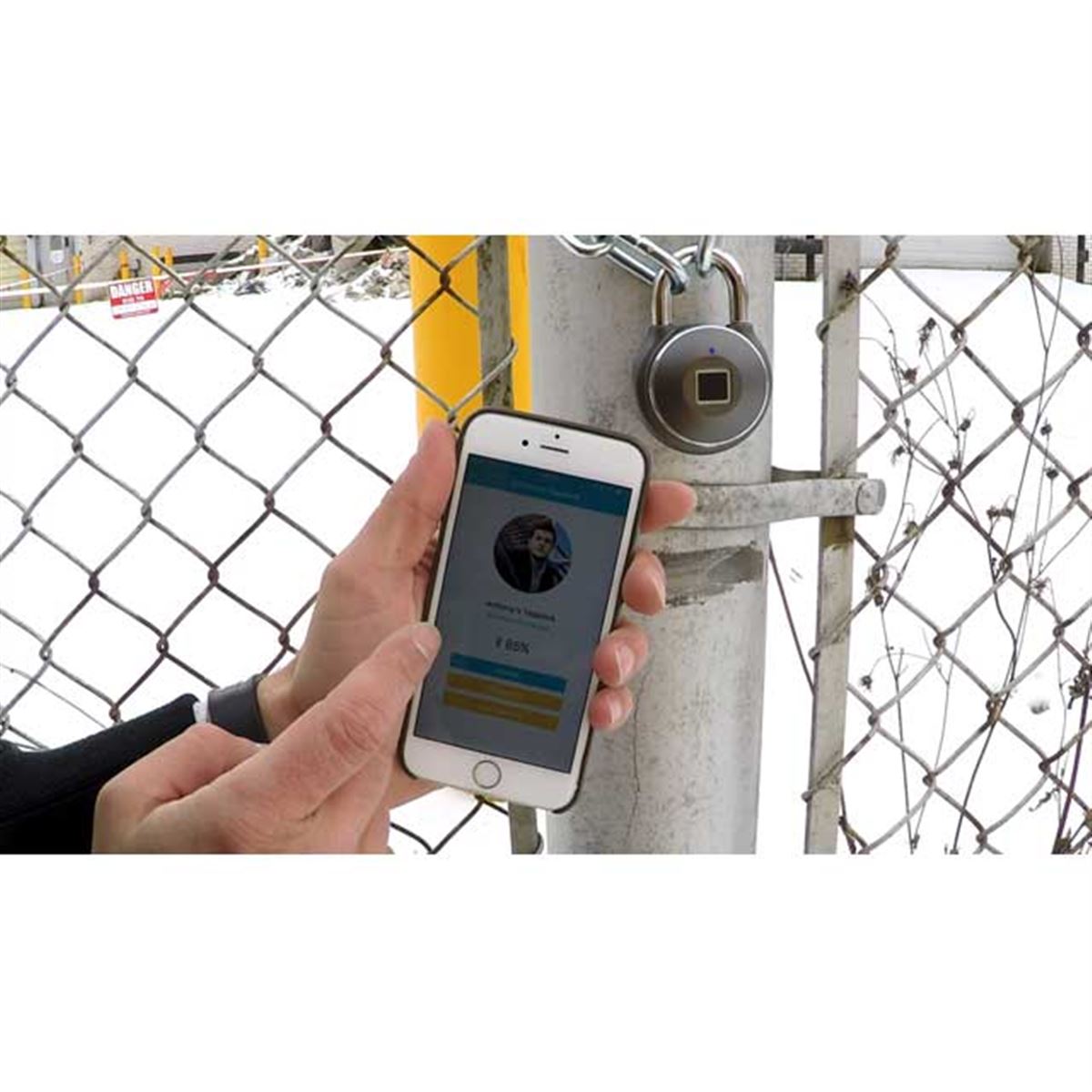 指紋やモールス信号で解除できる防水スマート南京錠「Tapplock one+