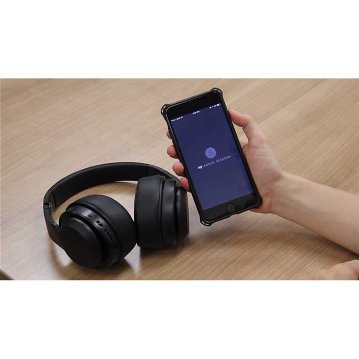 ユーザーの聴覚を測定して音質を最適化するヘッドホン「My Audio