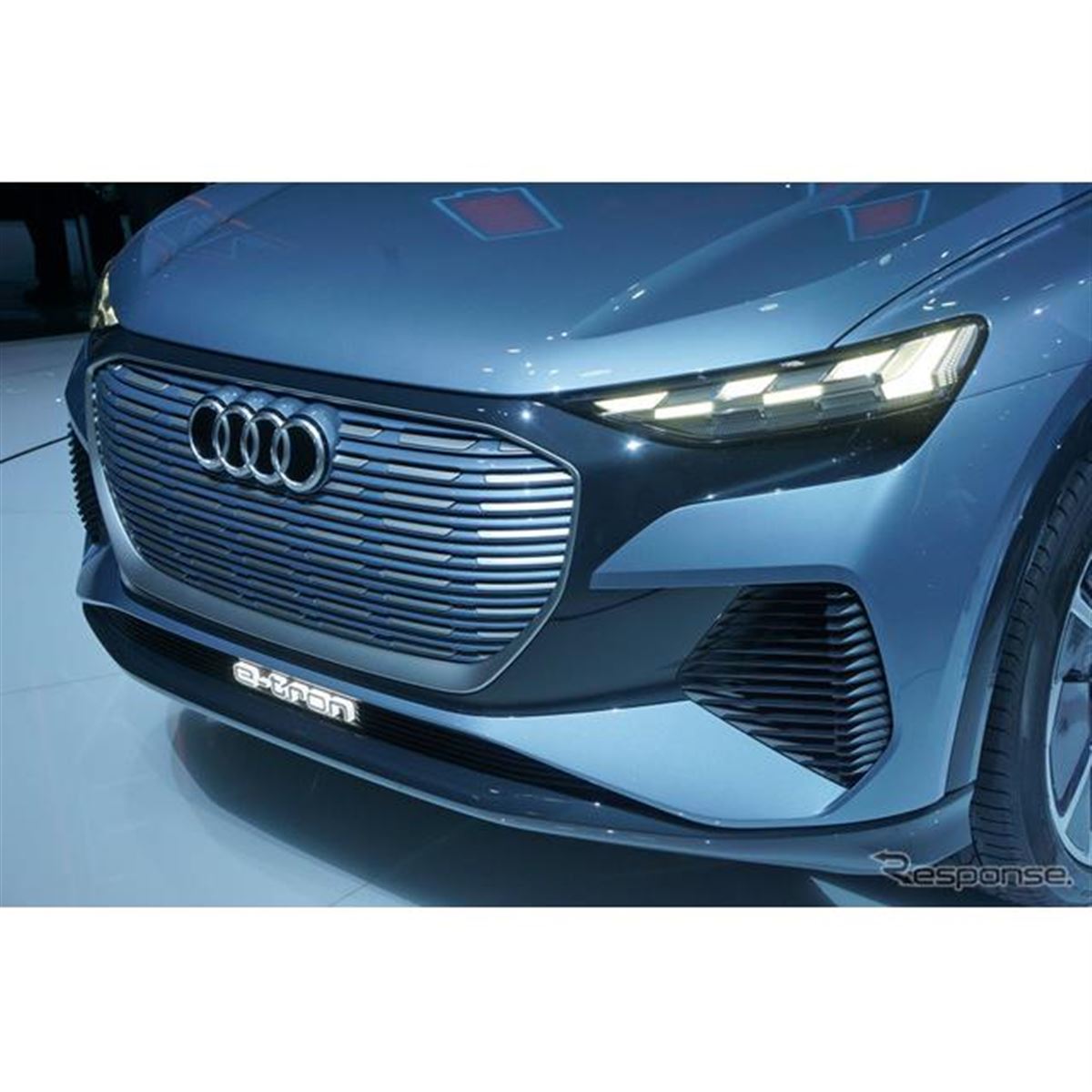 アウディのEV「e-tron」のグリルはなぜグレーになったのか？ - 価格.com