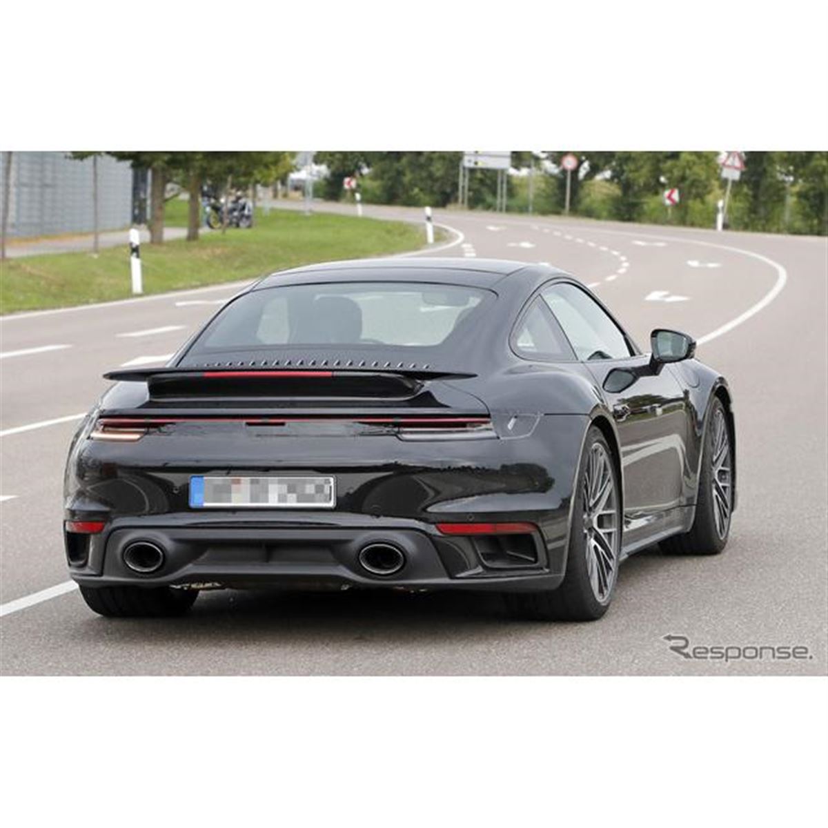 ワールドプレミア直前！ポルシェ 911ターボ 新型、最終デザインほぼ