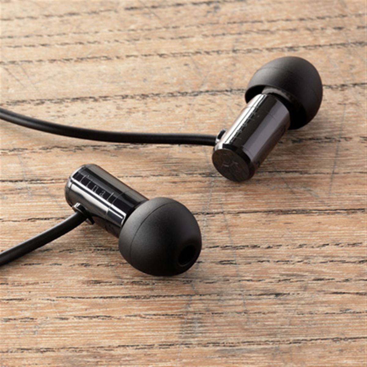 final、バイノーラル制作のゲームなどに適したダイナミック型イヤホン