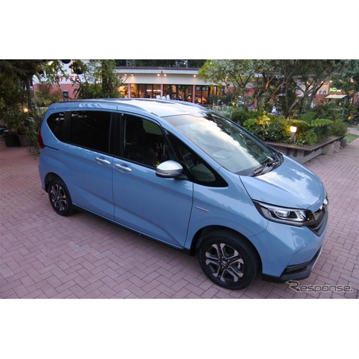 新型フリード 青 模型 少しの間値下げします 新型フリード 青 模型 少しの間値下げします 新型フリード 青