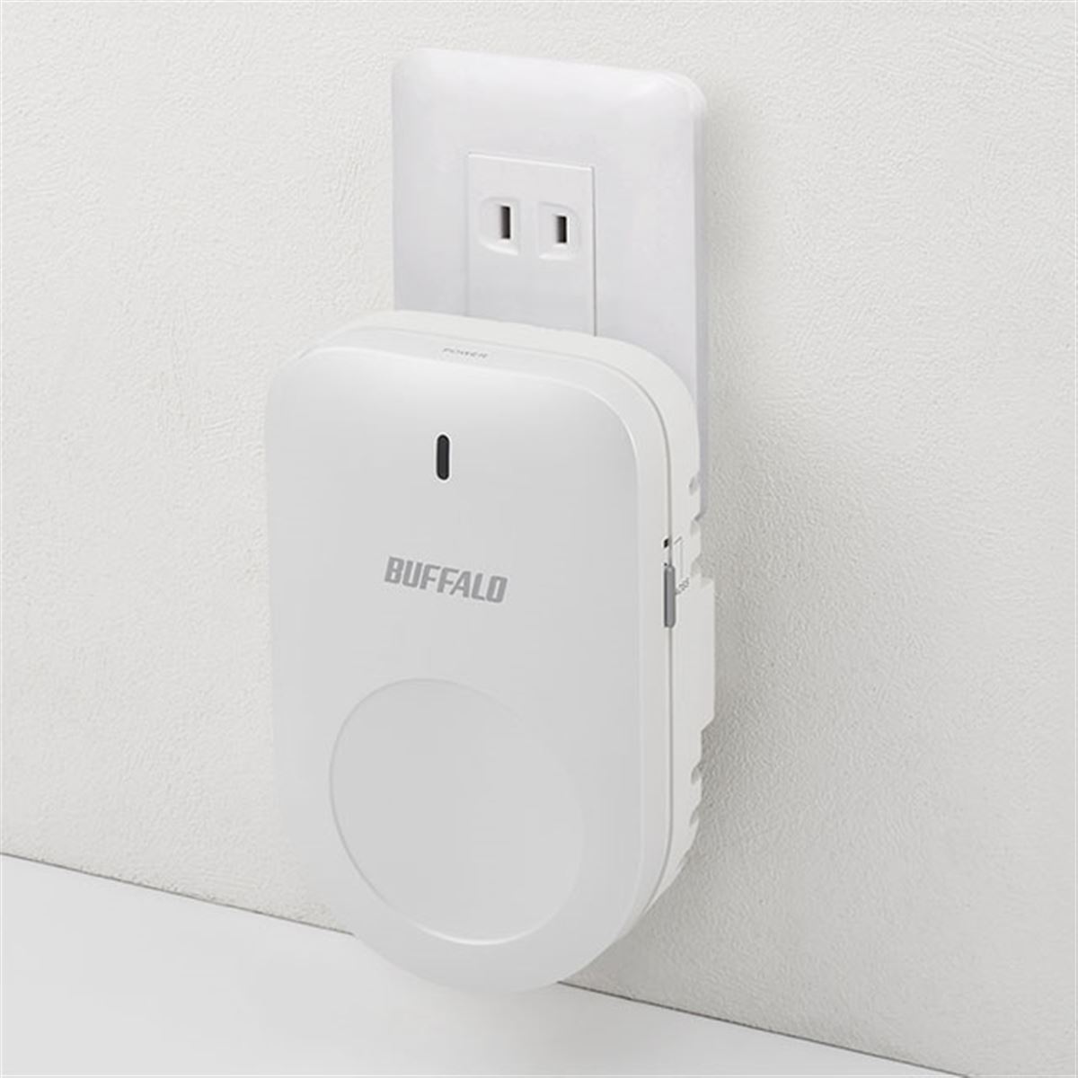 バッファロー、「AirStation connect」専用中継機のコンセント直挿し