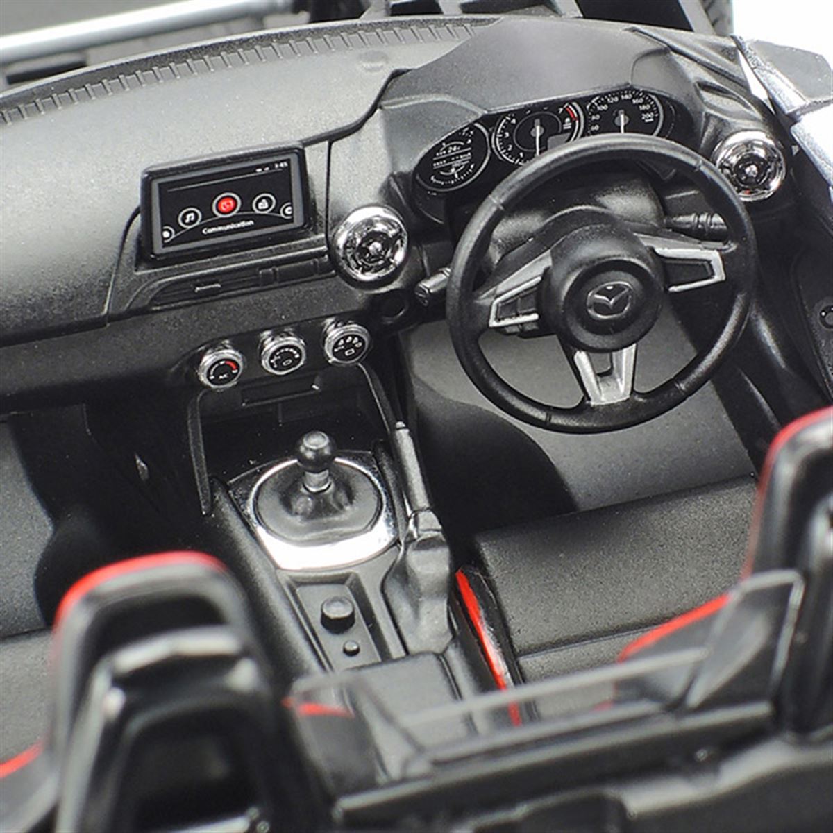 タミヤ、右ハンドル/左ハンドル選択式の「1/24 マツダ ロードスター RF