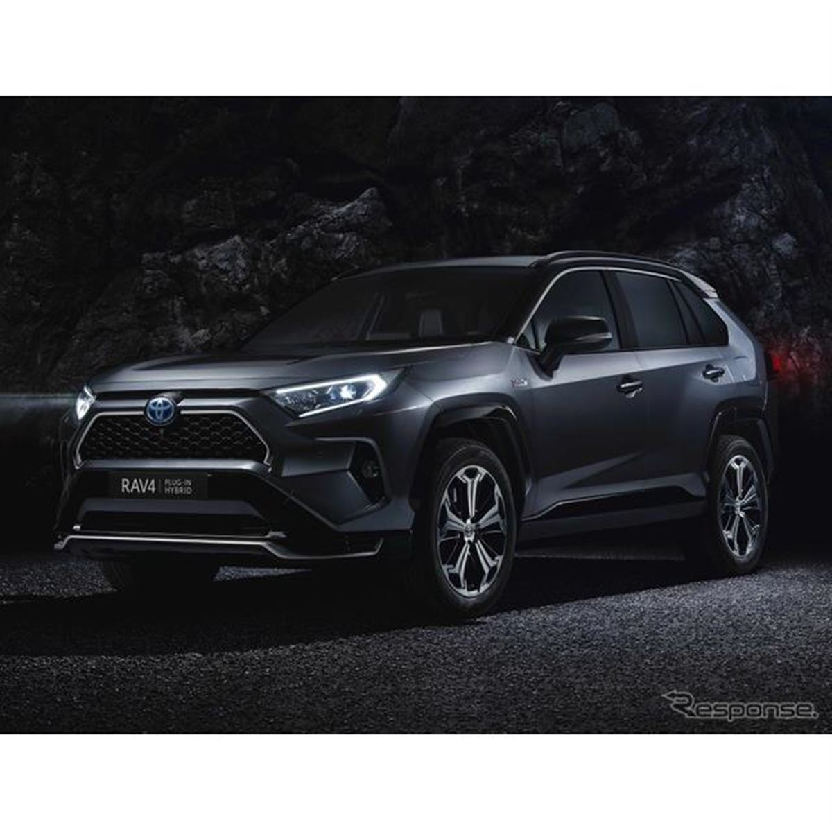 トヨタ RAV4 新型にPHV、欧州仕様を発表へ - 価格.com