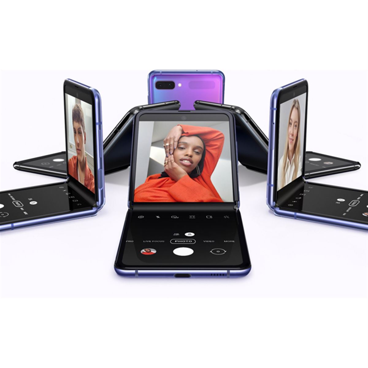 au、“予約好評につき”縦折りスマホ「Galaxy Z Flip」発売初日分の受付