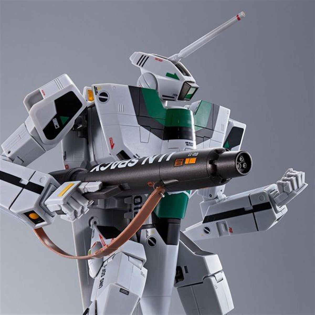 Amazon.co.jp: DX超合金 劇場版VF-1A バルキリー 柿崎速雄機 超
