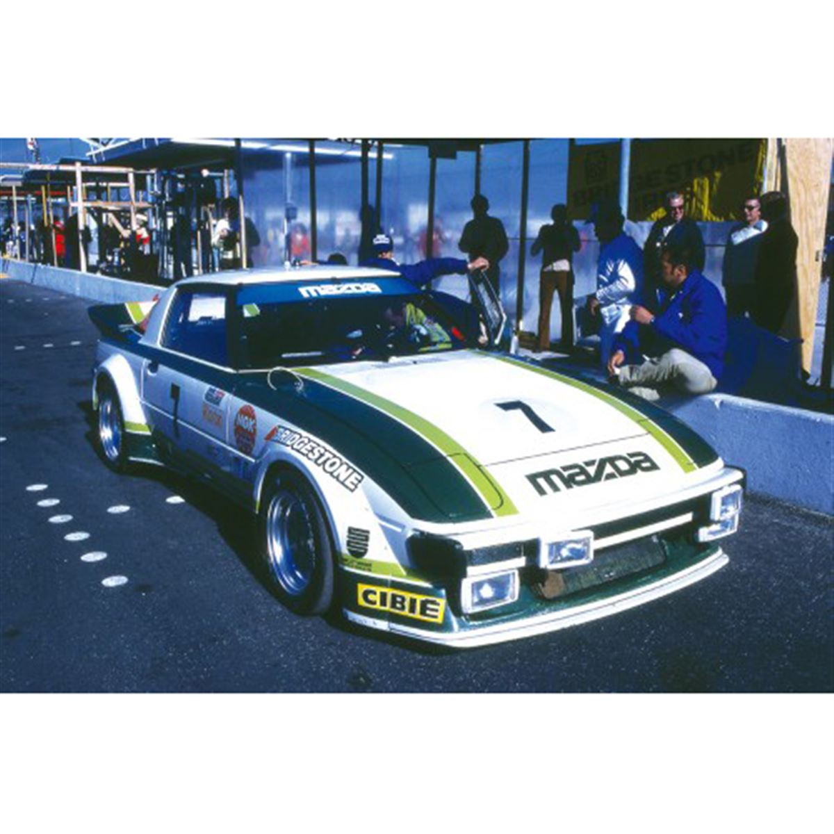 1979年のデイトナ24時間レース優勝車「サバンナRX-7 SA22C」が