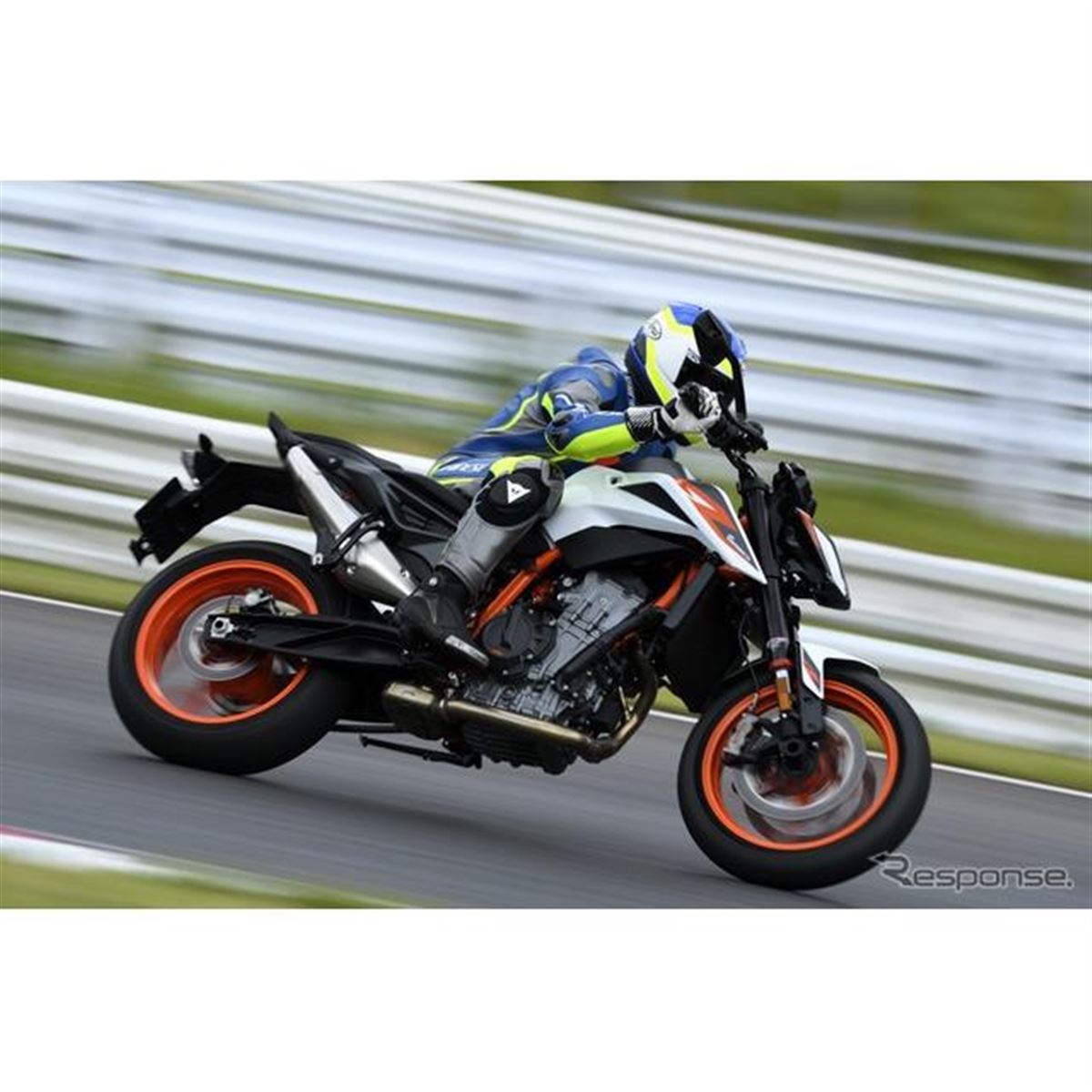 KTM 890デュークR 試乗】「790」からのプラスアルファは想像以上…鈴木