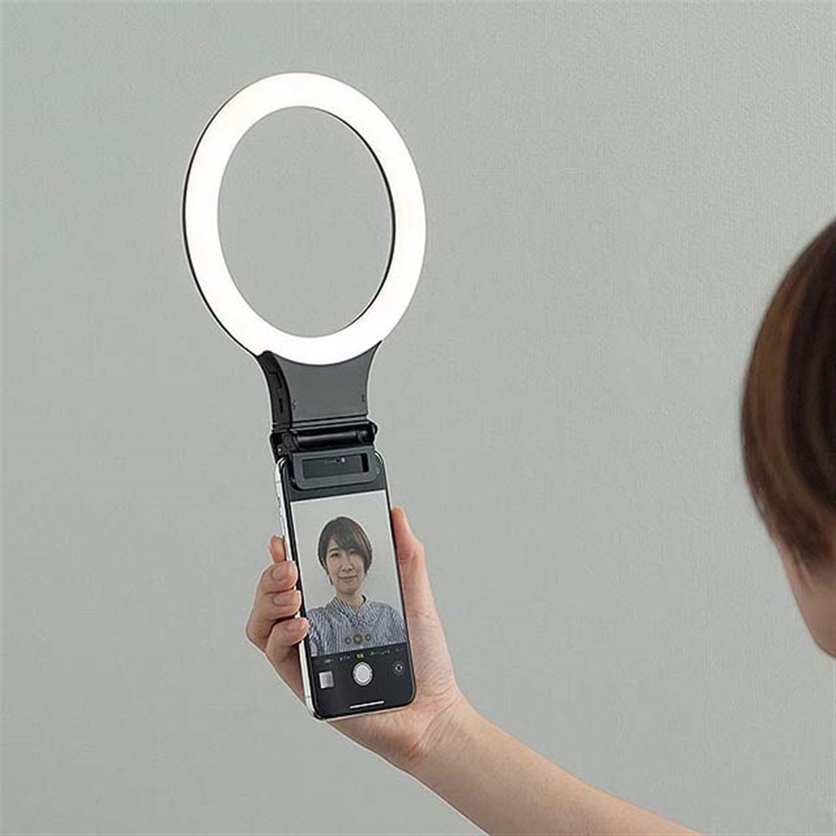 サンワ、スマホやパソコンに装着できるリングライト「200-DG020