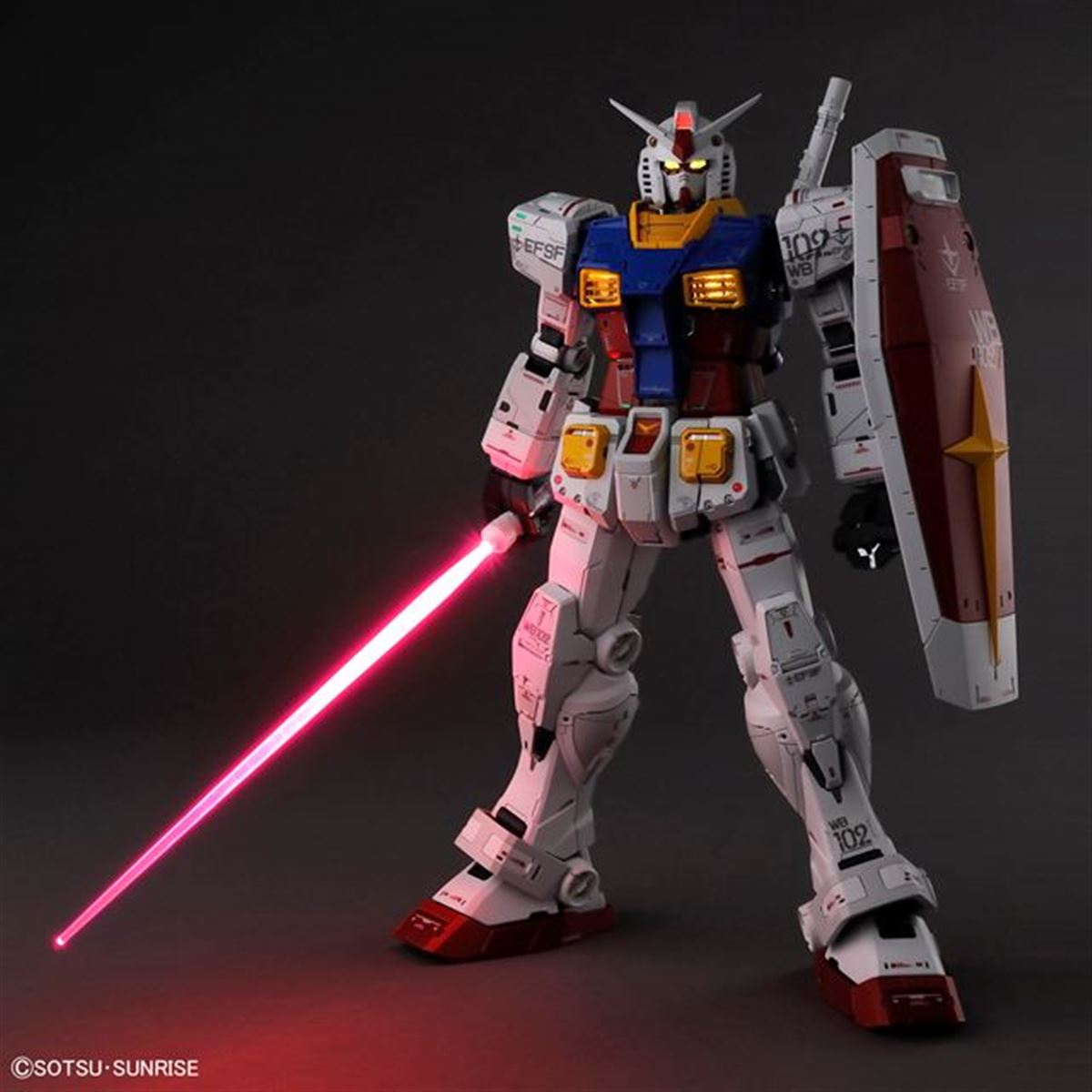 究極のガンプラ”「PG UNLEASHED 1/60 RX-78-2」の光るビーム・サーベルにときめく - 価格.com