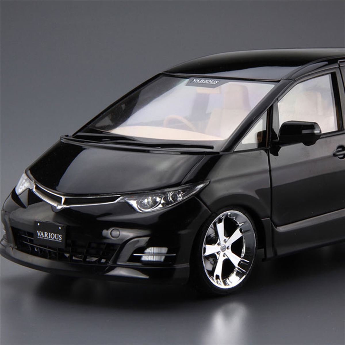 AOSHIMA、「ファブレス」フルエアロ仕様の「トヨタ・エスティマ GSR50