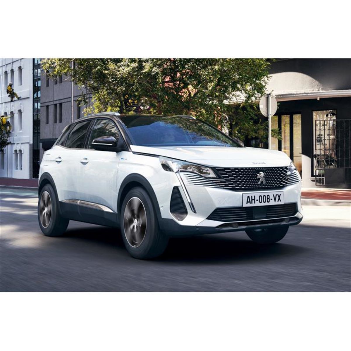 プジョーがコンパクトSUV「3008」の改良モデルを発売 プラグイン