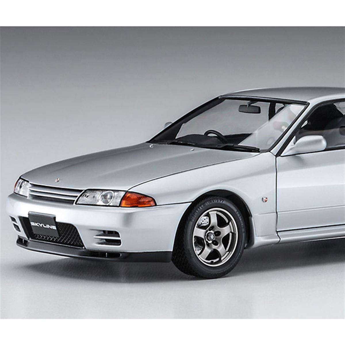 R32スカイラインGT-R」前期型が1/24模型に、ダクト穴なしのフロントバンパーを追加 - 価格.com