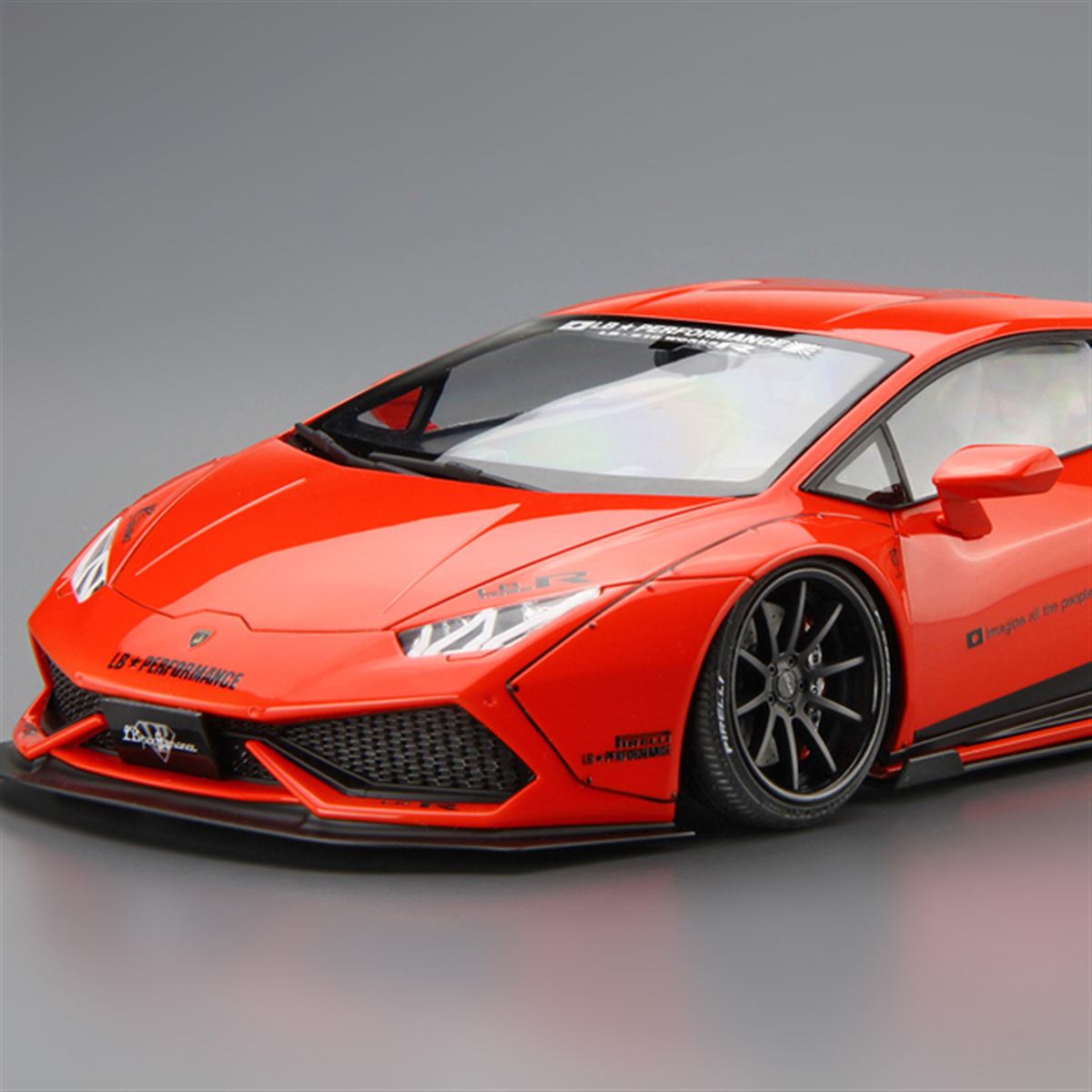 LB WORKS ウラカン パフォーマンス 完全新金型の「LB☆WORKS ウラカン」1/24模型、車高調ギミックを搭載