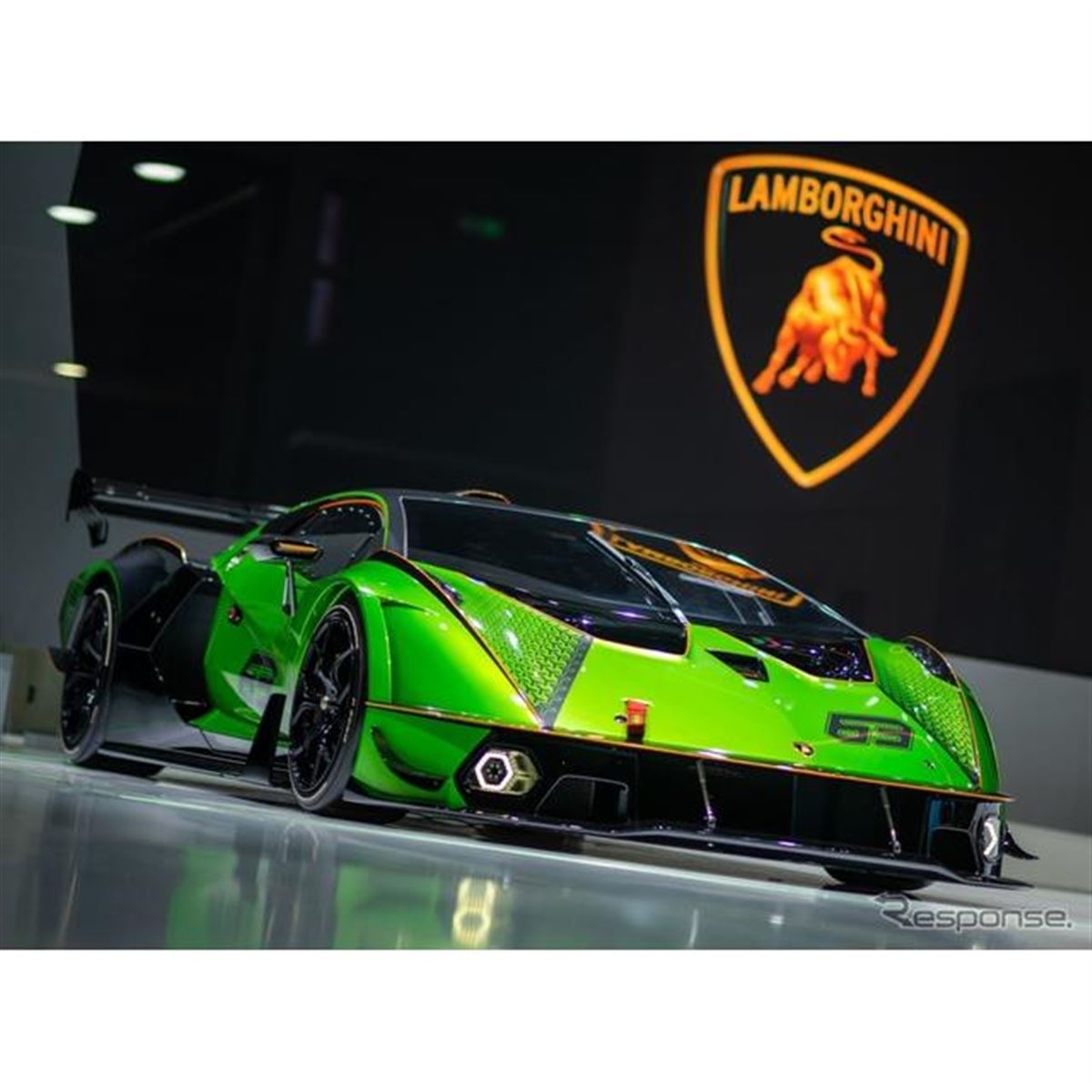 ランボルギーニ史上最強のV12は830馬力、『エッセンサ SCV12』発表