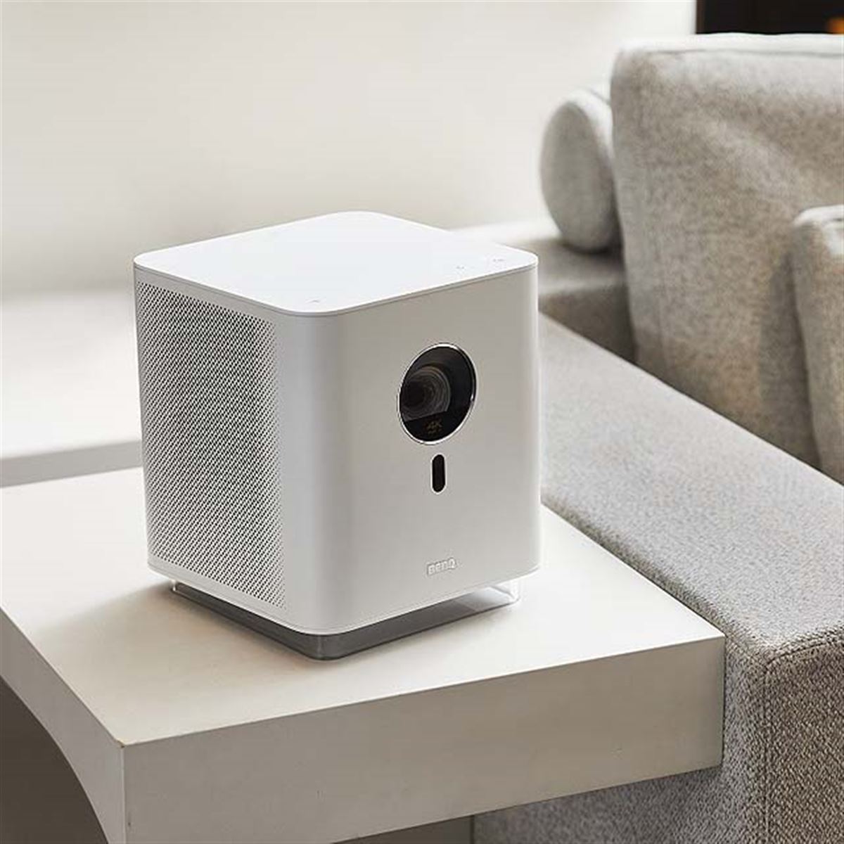 BenQ GK100 DLP 4K UHD 短焦点 プロジェクター LED光源 GK100 | 4K LED Home Projector | ベンキュージャパン