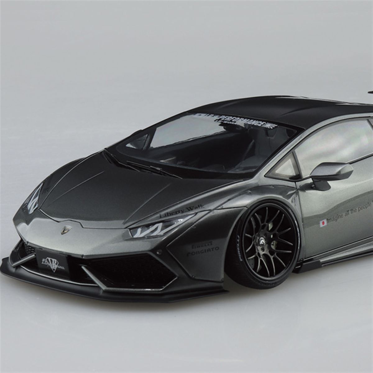 AOSHIMA、ホイール＆ウイングを新金型で再現した「ランボルギーニ