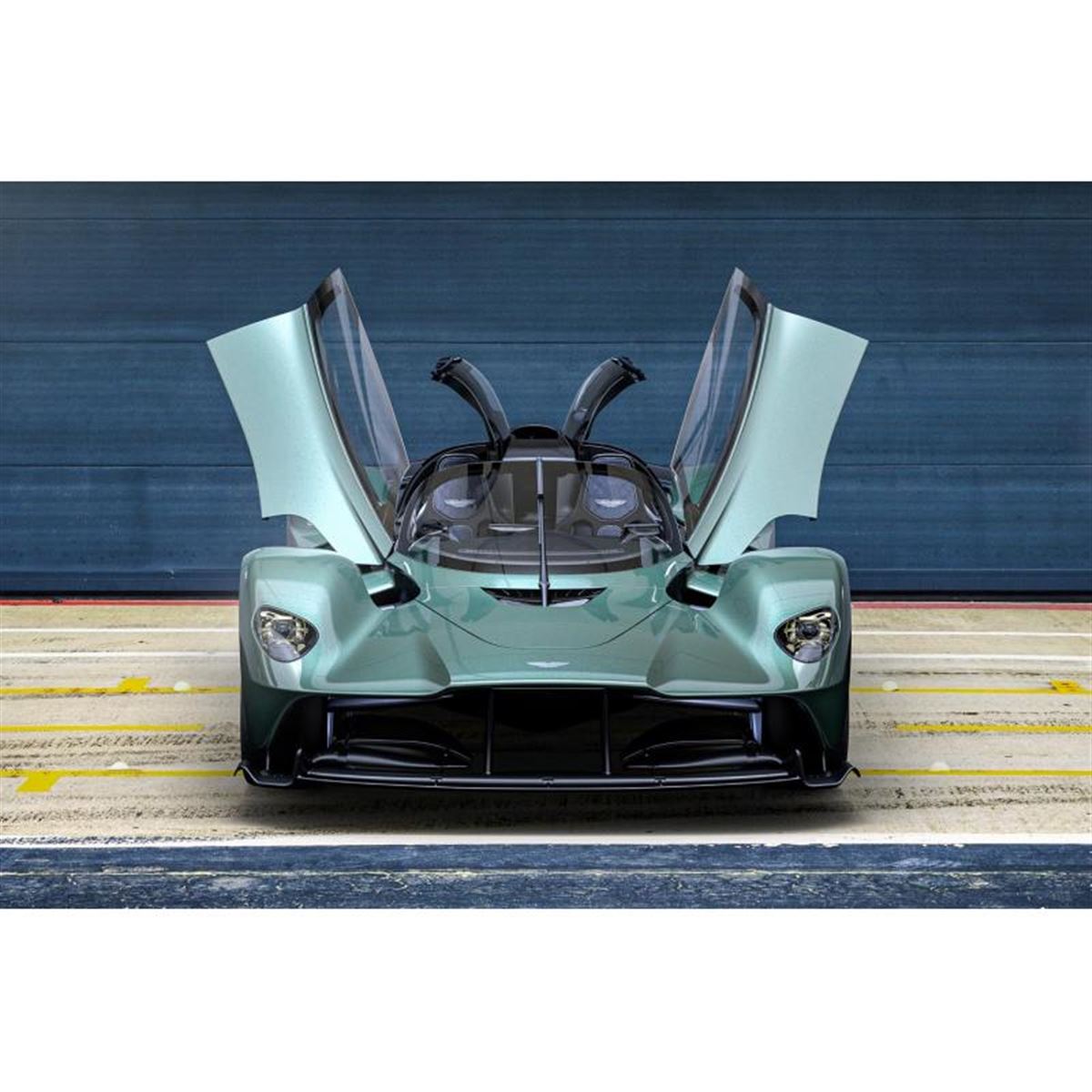 オープントップの新型ハイパーカー「アストンマーティン・ヴァルキリー