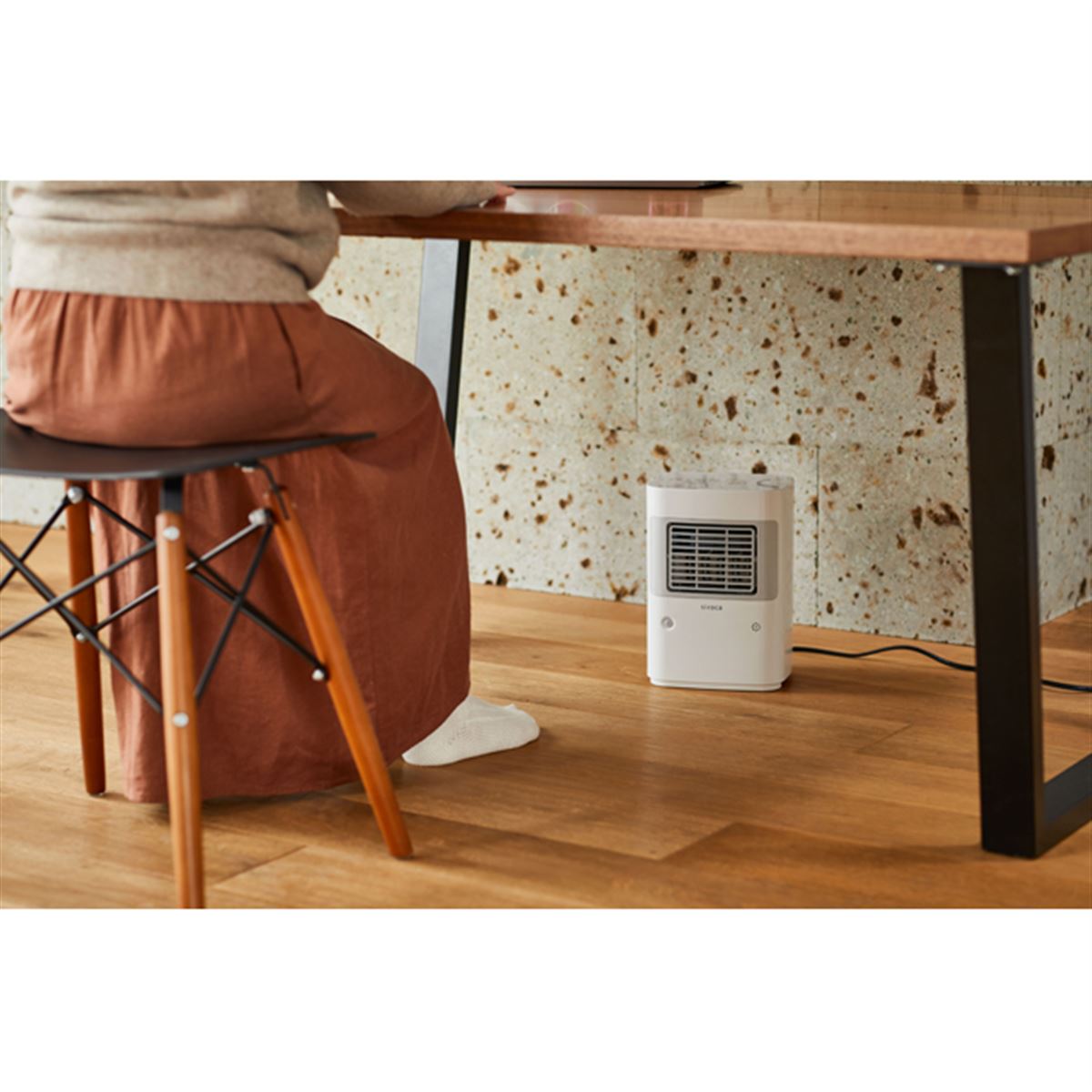 シロカ、温度調節＆人感センサー付きの足元ヒーター「まめポカ」9/18