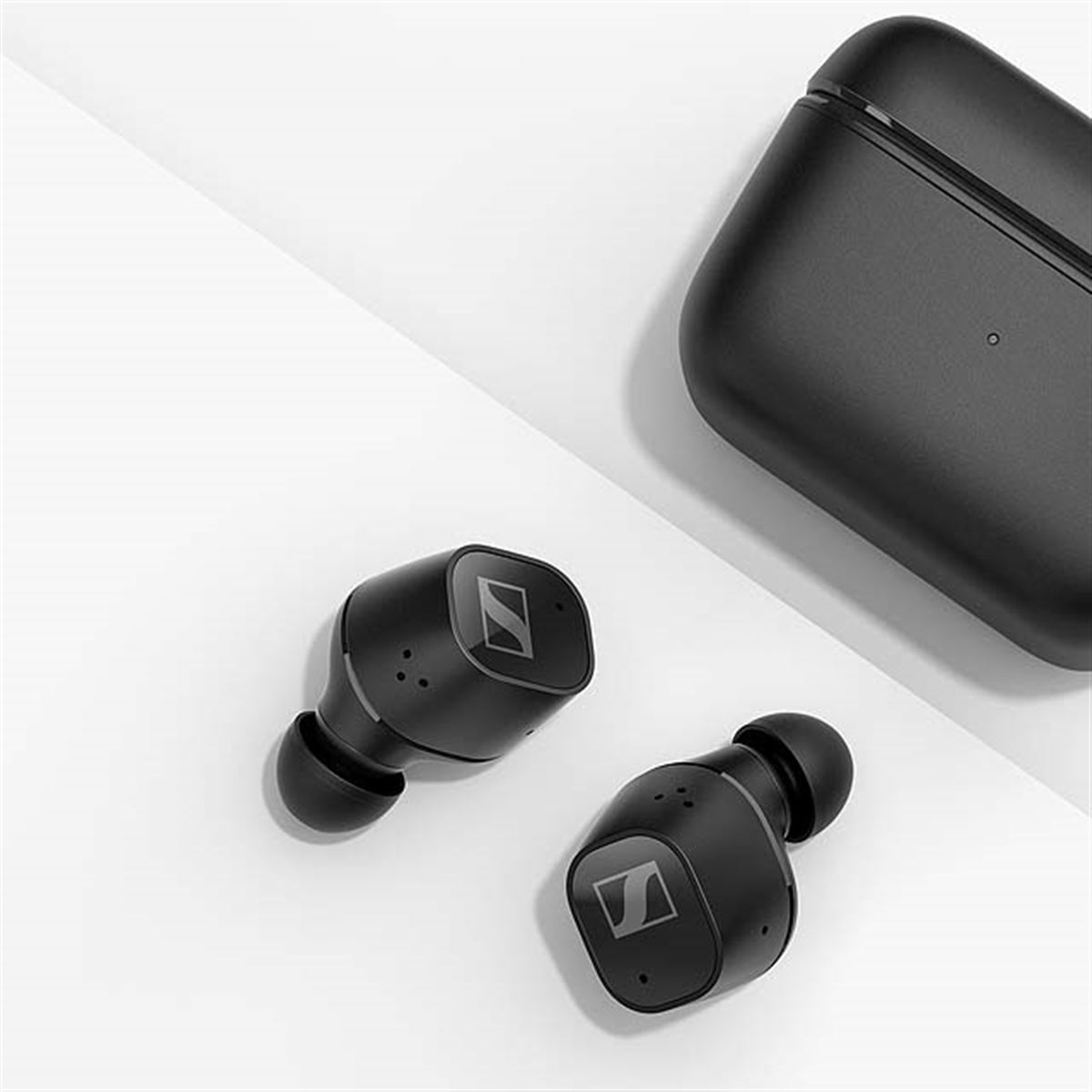 ゼンハイザー、外音取り込み対応の完全ワイヤレスNCイヤホン「CX