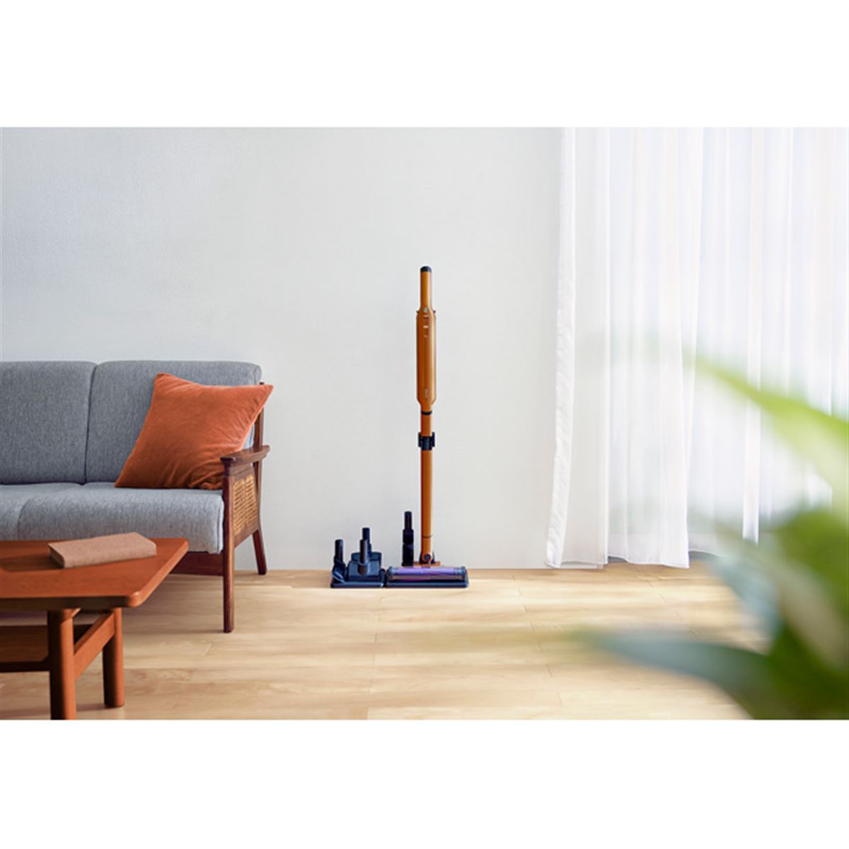 Shark、新開発ヘッド搭載のコードレススティック「EVOPOWER SYSTEM ADV