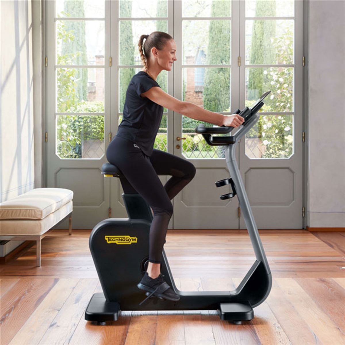 約34万円、自宅に居ながらトレーニングできるエクササイズバイク