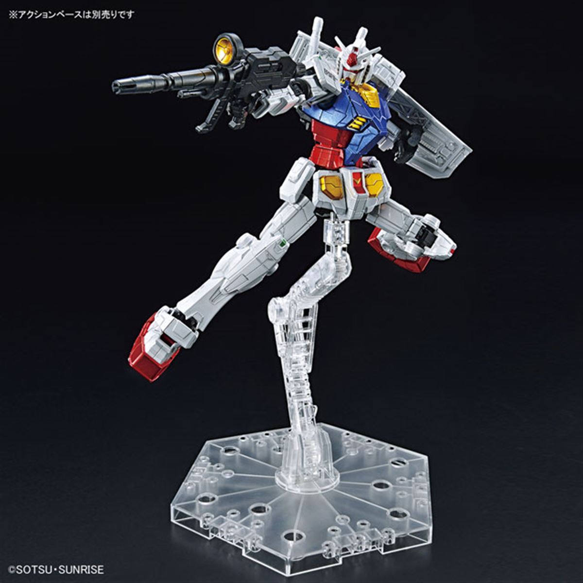 ガンプラ「1/144 RX-78F00 ガンダム」チタニウムフィニッシュが ガンプラ「1/144 RX-78F00 ガンダム」チタニウムフィニッシュが
