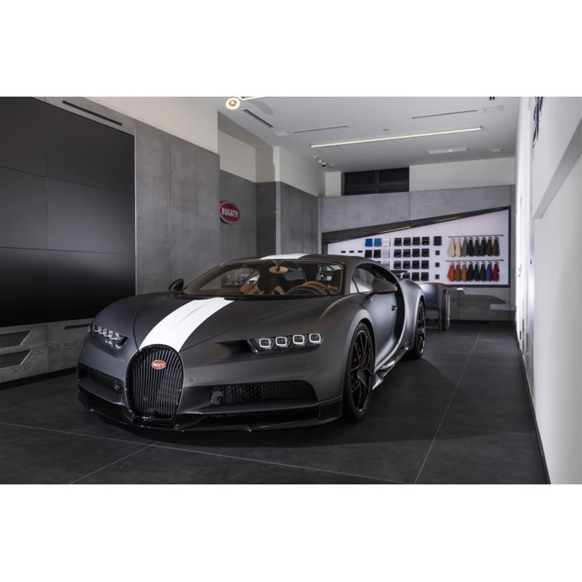 希少☆美品　ブガッティ限定コレクション　BUGATTIデキャンタ Amazon.co.jp: 大胆なブロックデザイン - ブガッティ・シロン