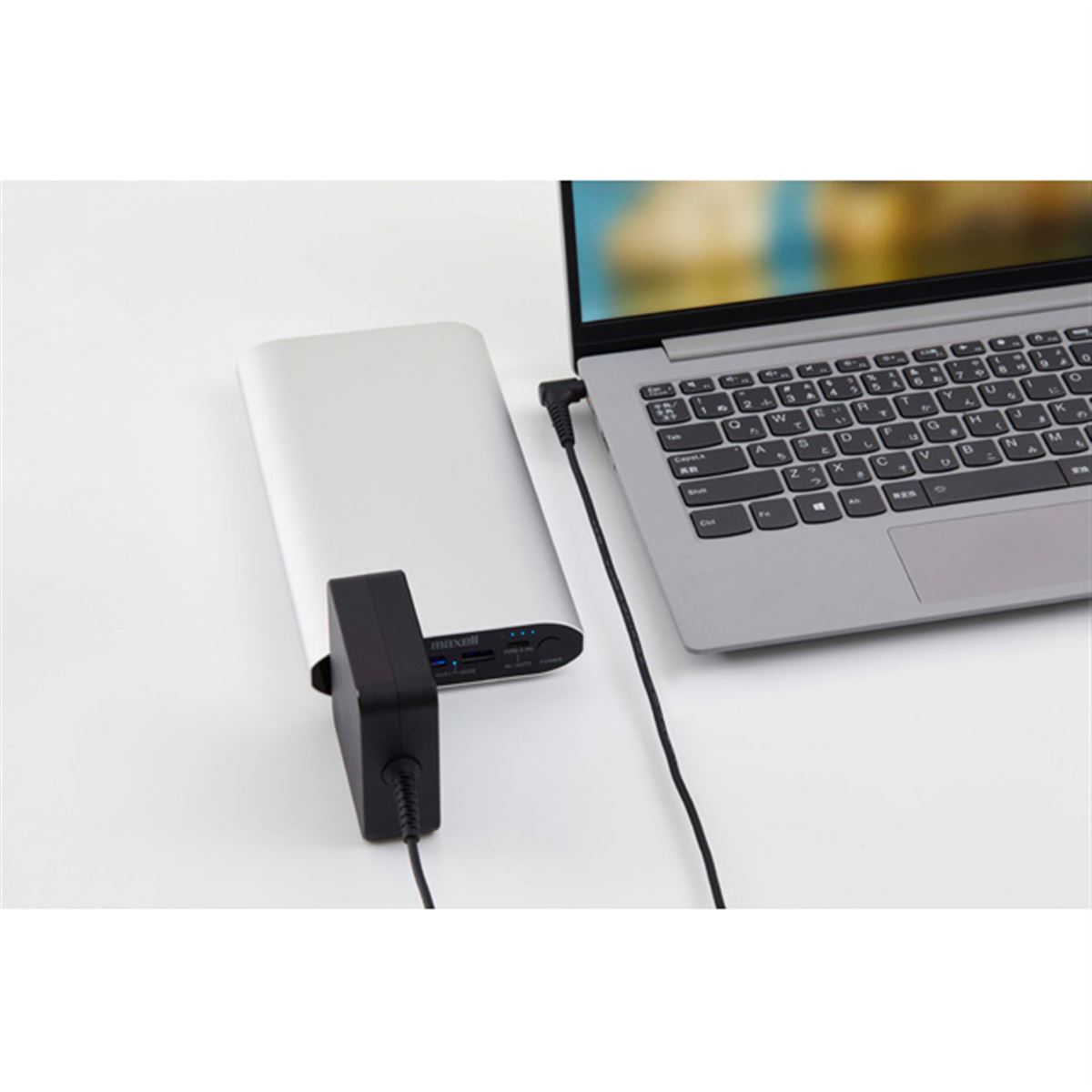 マクセル、20000mAhの小型ポータブル電源「MPC-CAC20000」を本日12/6