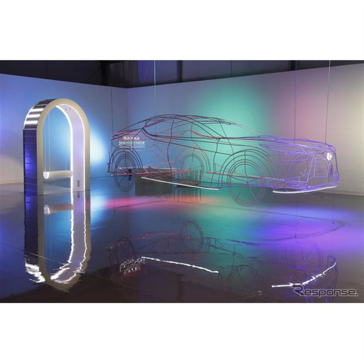 レクサス、次世代EVを骨組みだけで表現…実物大アート作品発表 - 価格.com