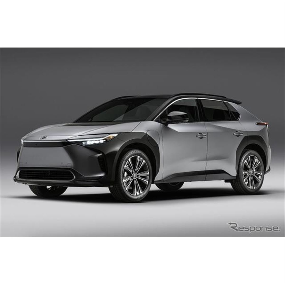 トヨタの新型EV『bZ4X』、米国仕様の航続は402km…シカゴモーター