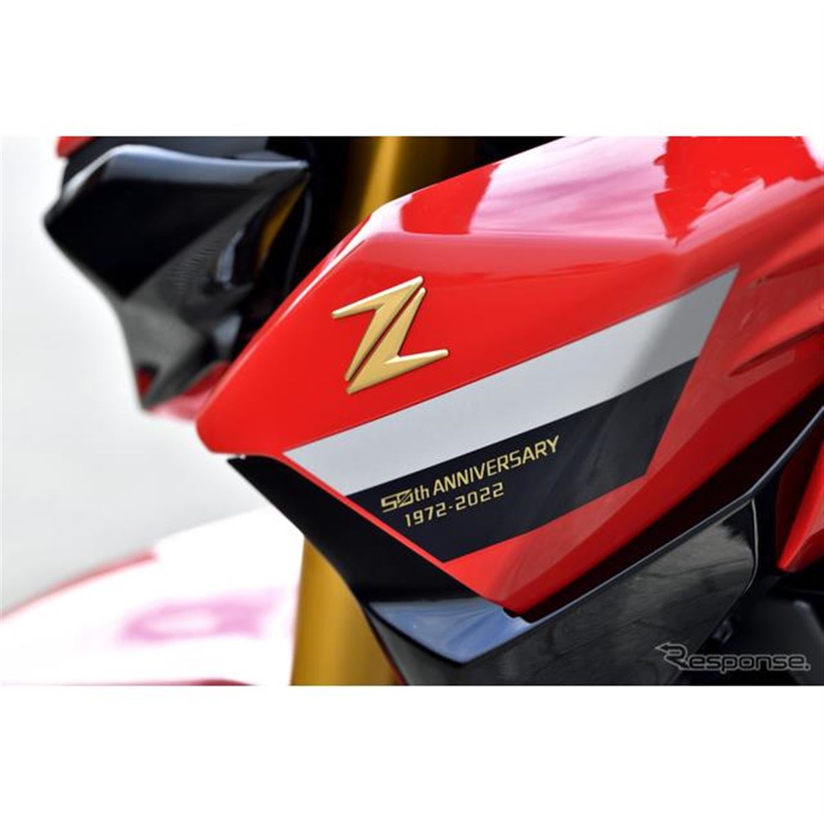 ファイアクラッカーレッド」鮮やかに、カワサキ Z900 50th