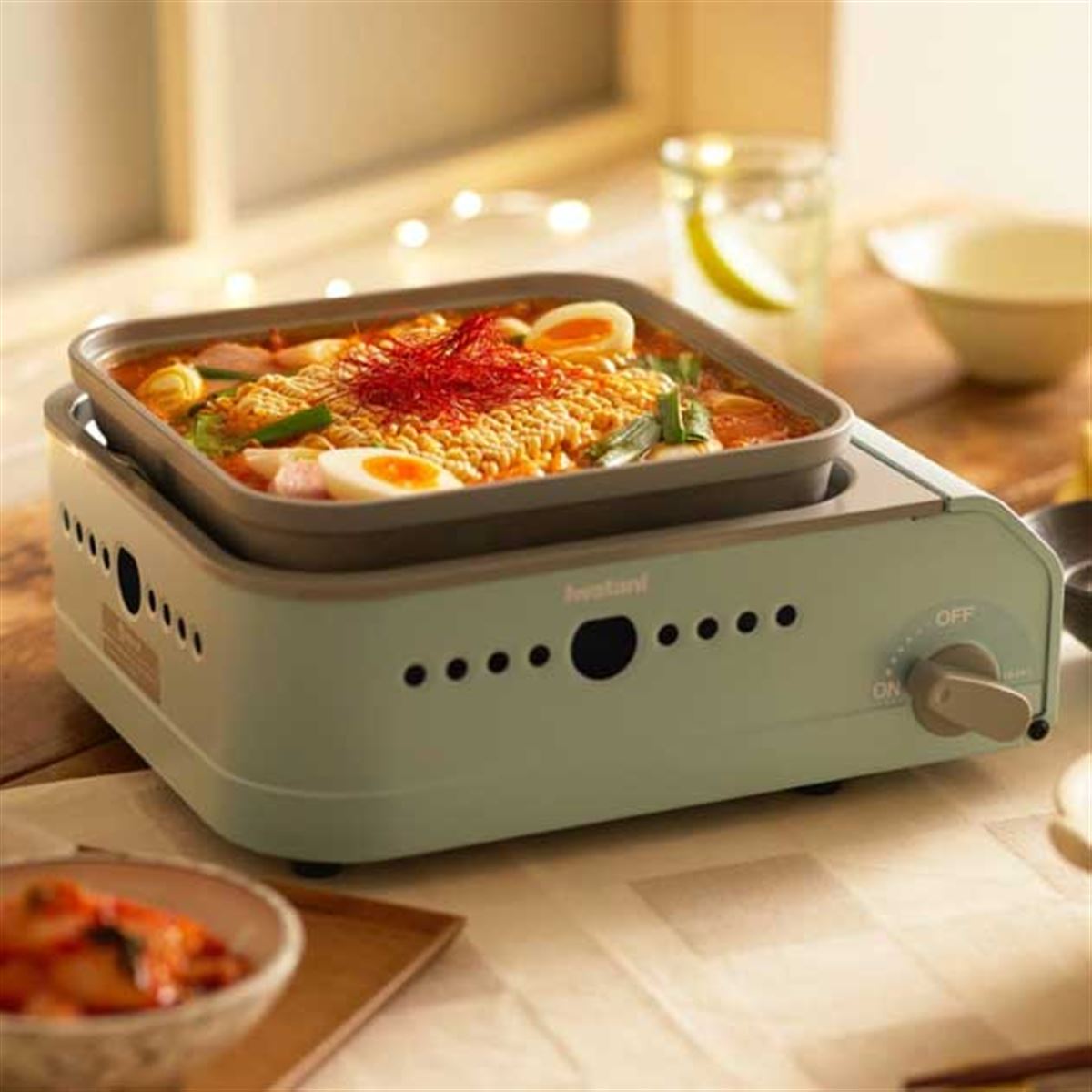 イワタニ、持ち運びできるカセットガス式ホットプレート「ミニマル