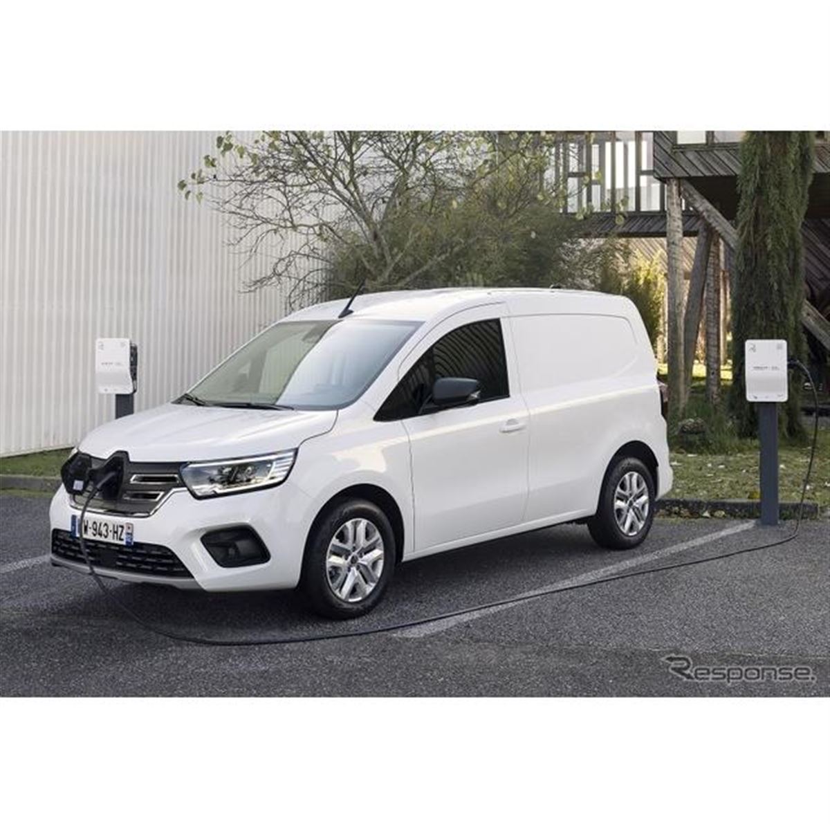 ルノー カングーバン 新型にEV、航続は300km…欧州発売へ - 価格.com