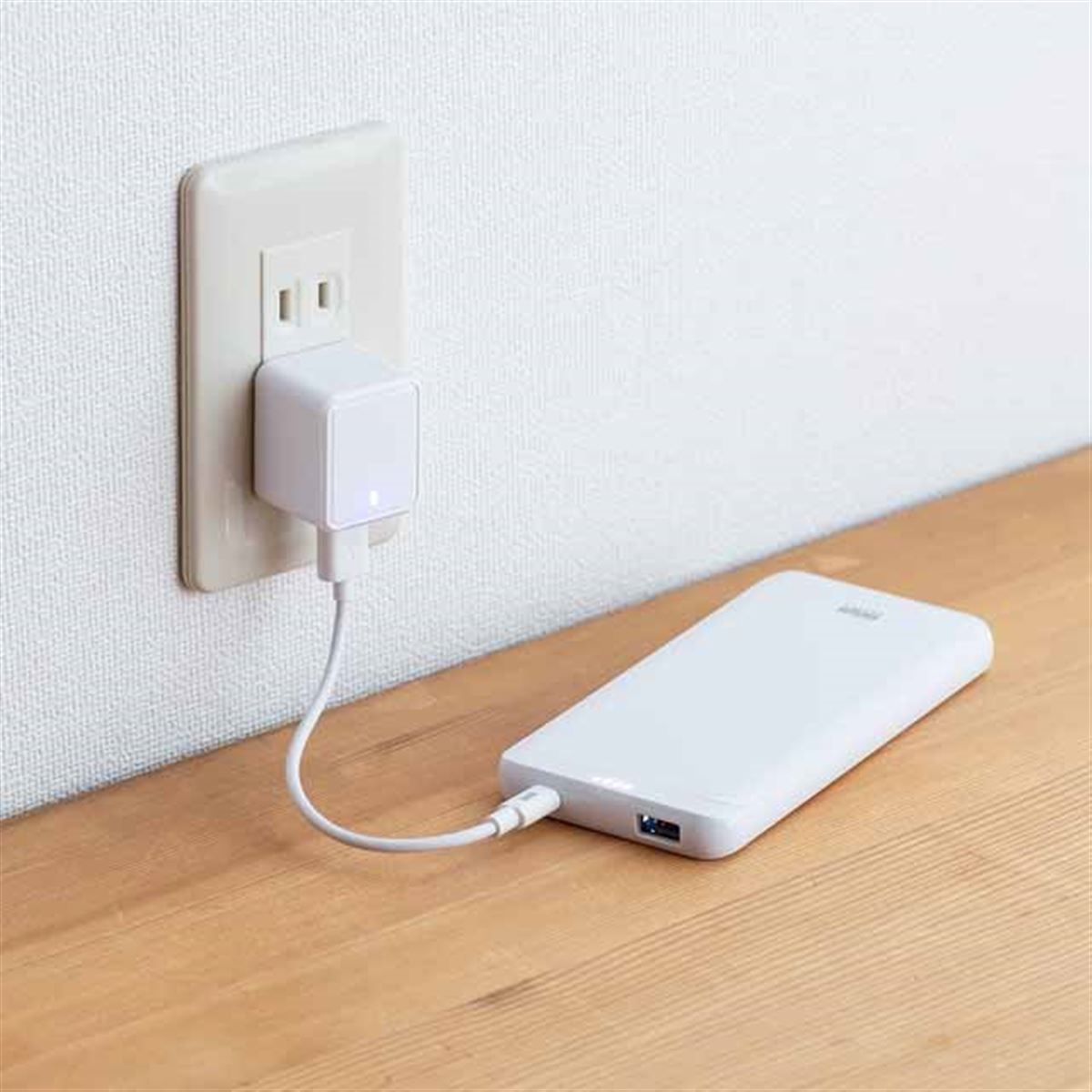 ひ*様 送料込　美品　￼静かでパワフルSV10K ￼バッテリー良好。35分40秒 Amazon.co.jp: ダイソン V8 バッテリー SV10 Dyeetic 掃除機用
