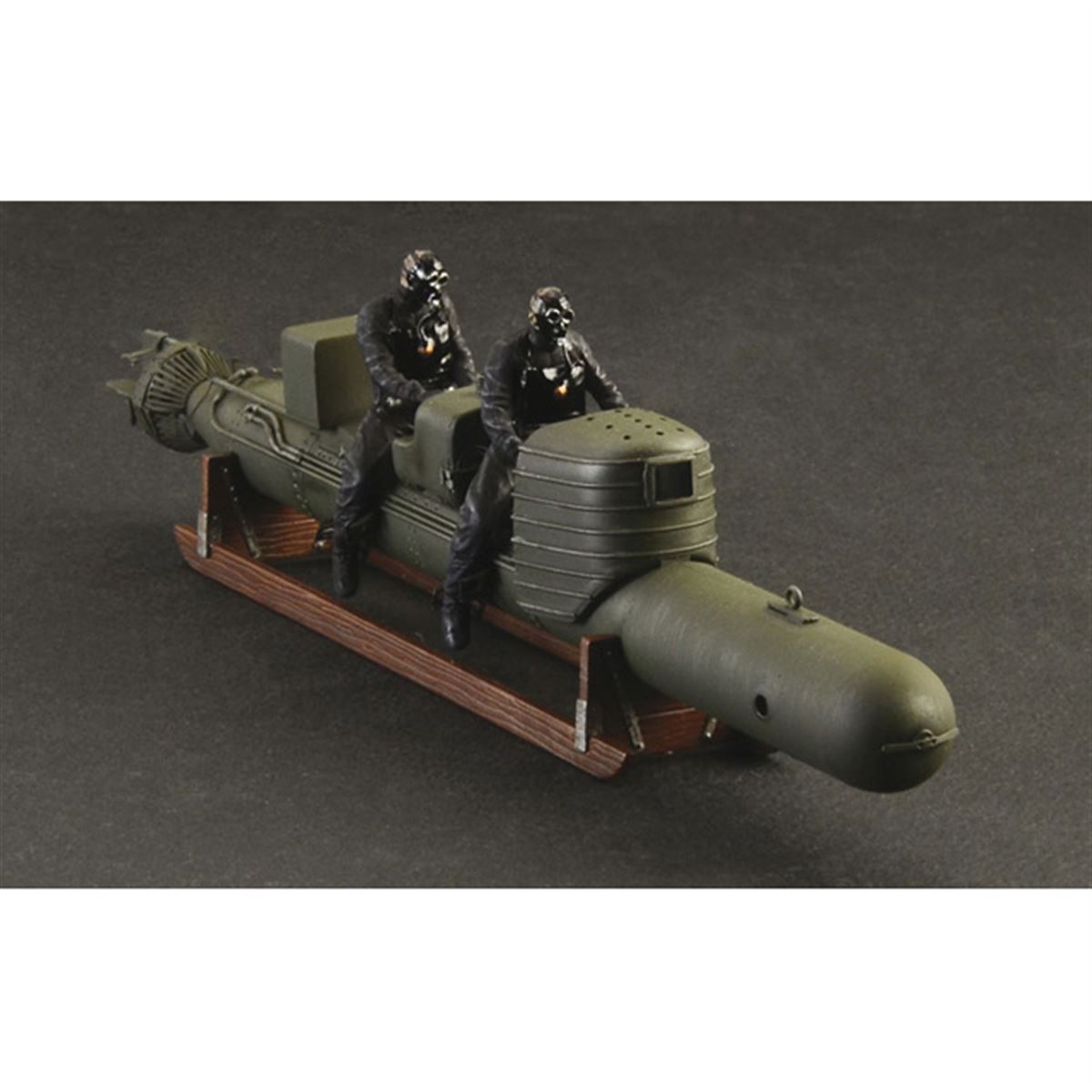 タミヤ　1/35 イタリア海軍　魚雷艇　MAS 500級&クルー6体　イタレリ 1/35 イタリア海軍魚雷艇 MAS 500級＆クルー6体 エッチングパーツ/資料