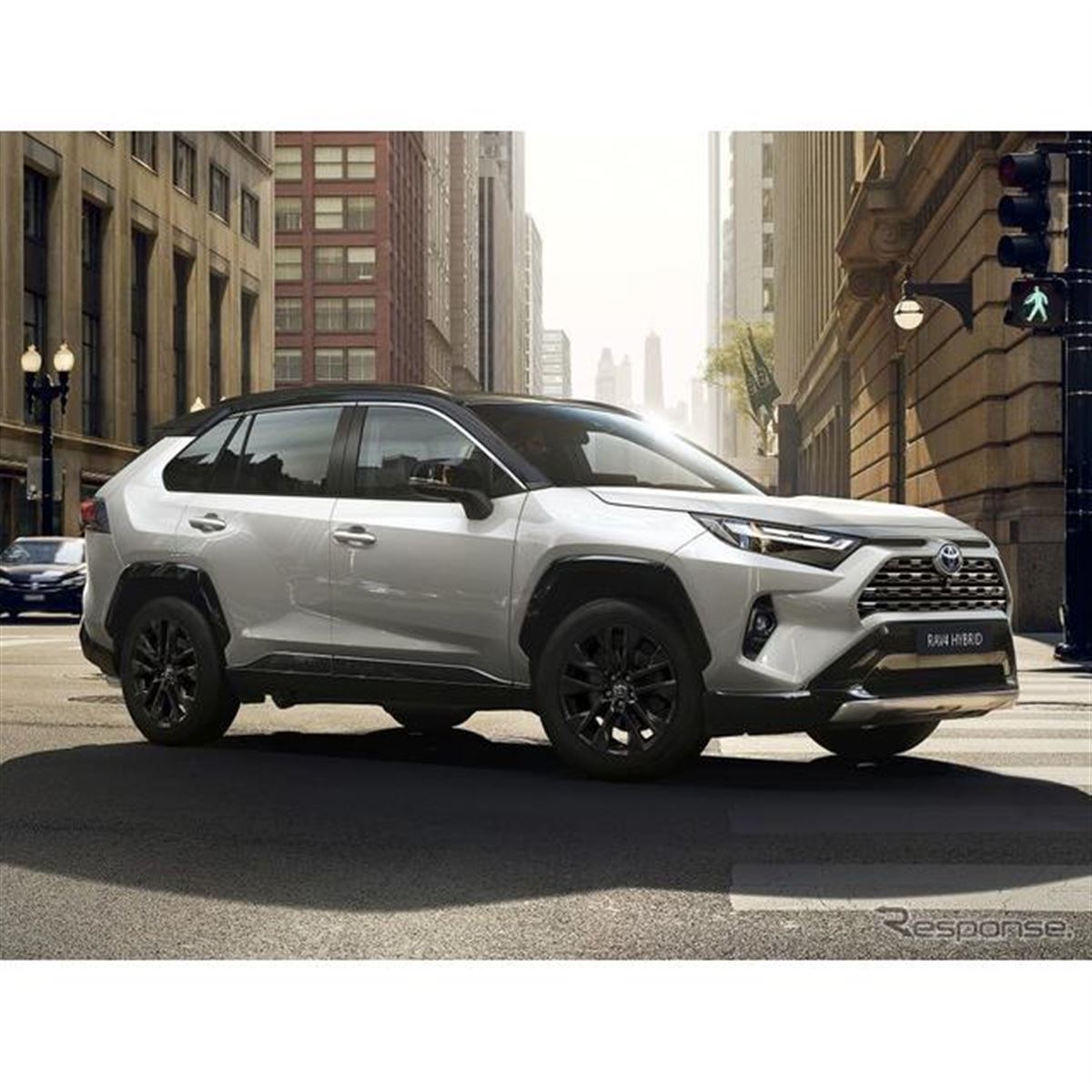 トヨタ RAV4、インパネを大幅変更---2023年型 - 価格.com