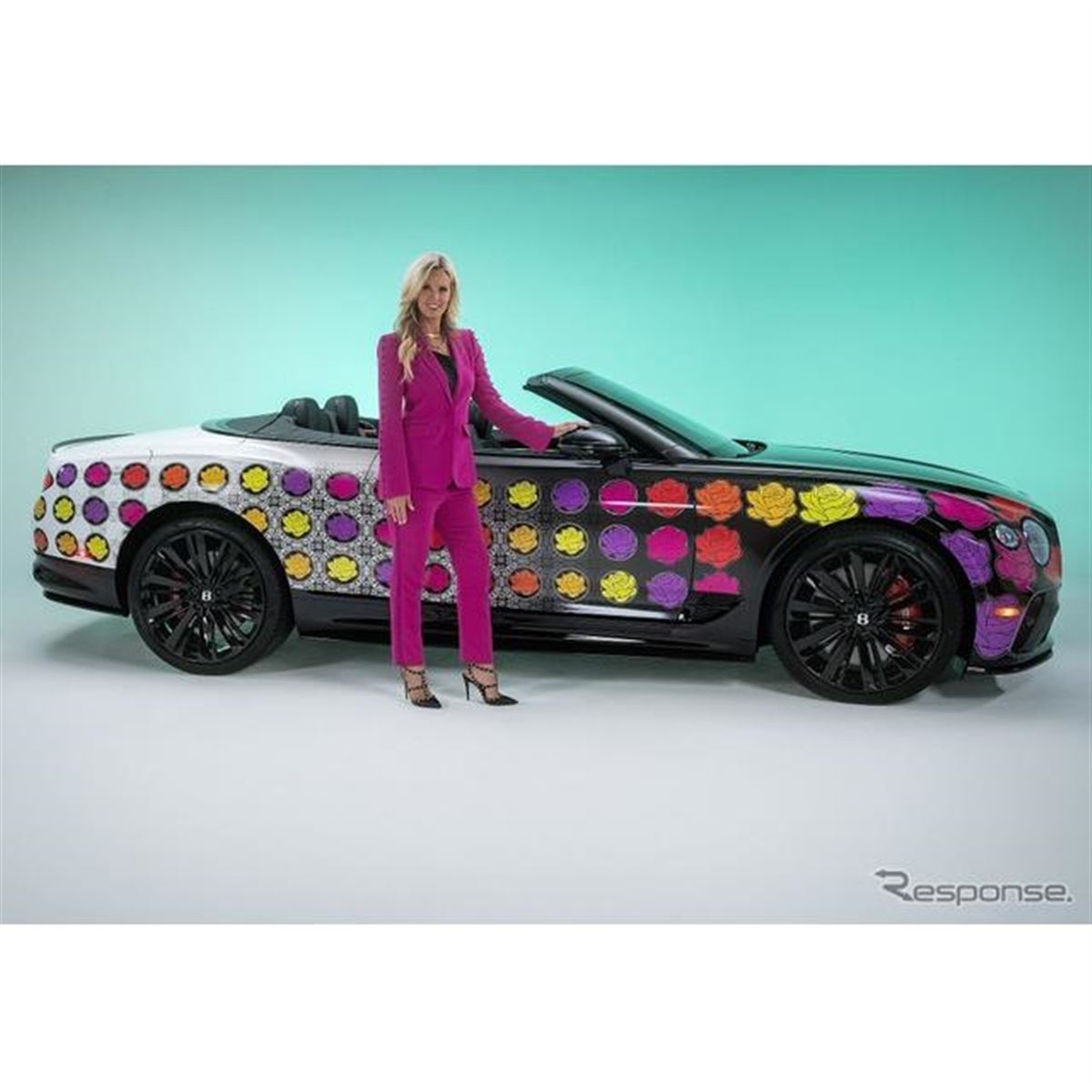 車体に花模様、1台限りのベントレーがチャリティオークションに出品