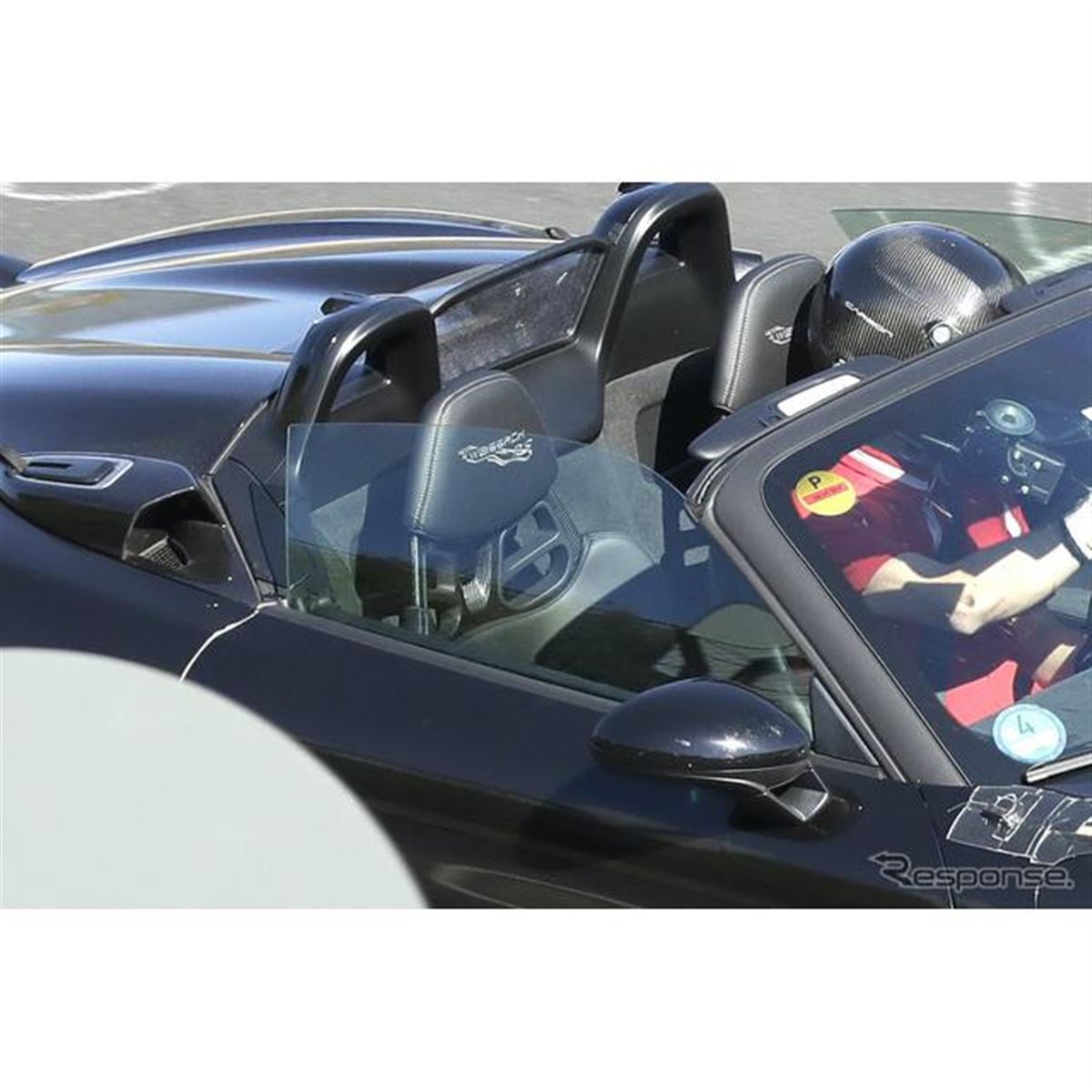 ポルシェ『718ボクスター』最強モデルのルーフがついに開いた！浮かぶ