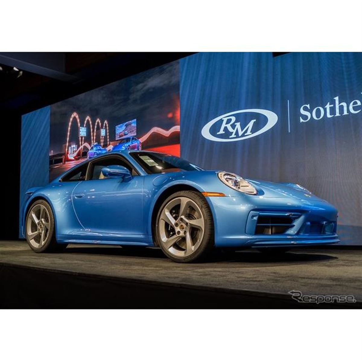 ポルシェの新車、オークションで新記録…映画『カーズ』のサリー仕様が